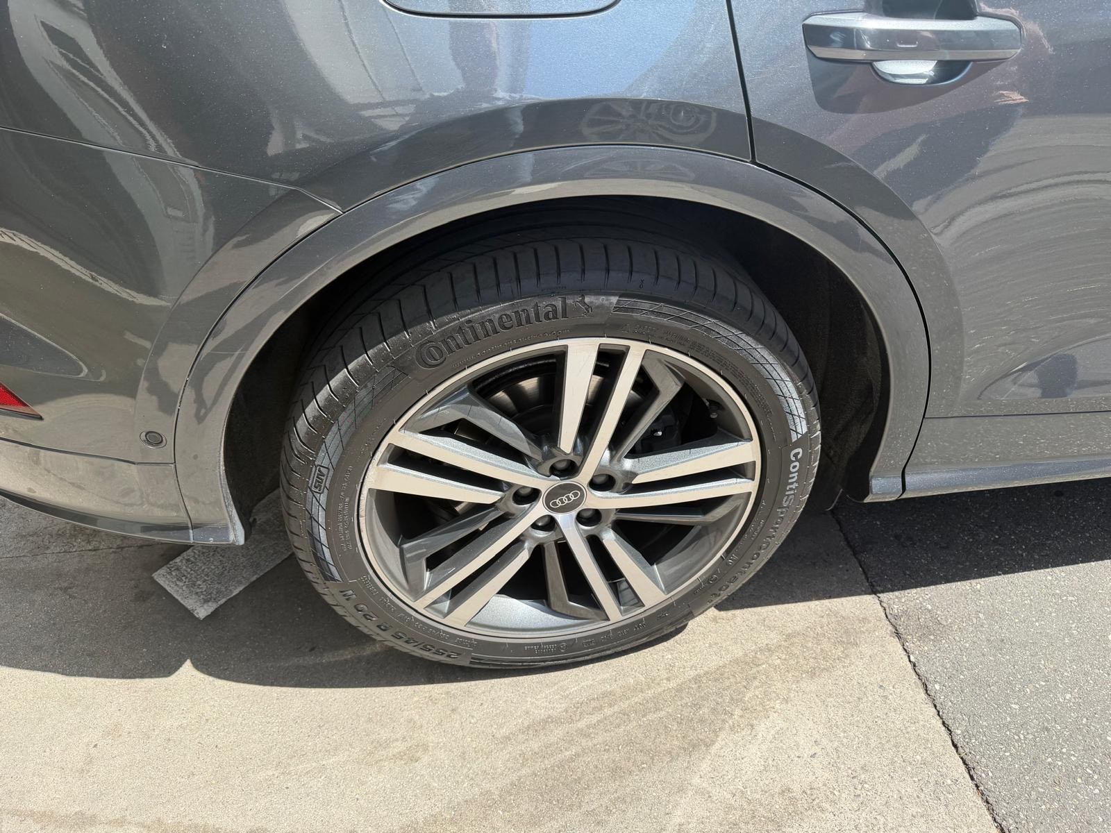 AUDI Q5 55 TFSI e quattro-image-10