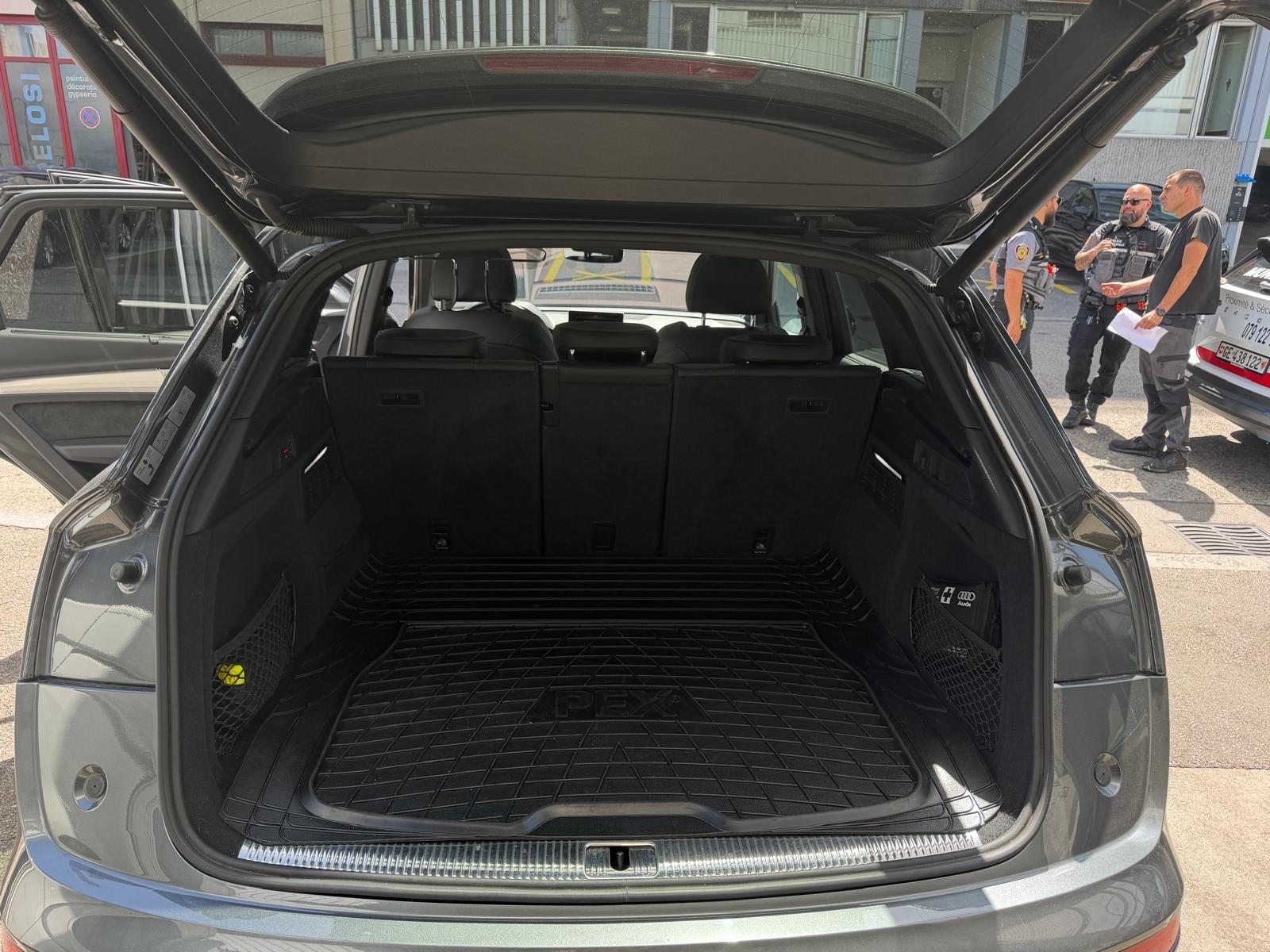 AUDI Q5 55 TFSI e quattro-image-5