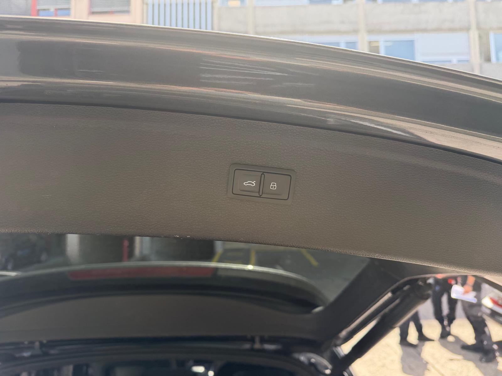 AUDI Q5 55 TFSI e quattro-image-6