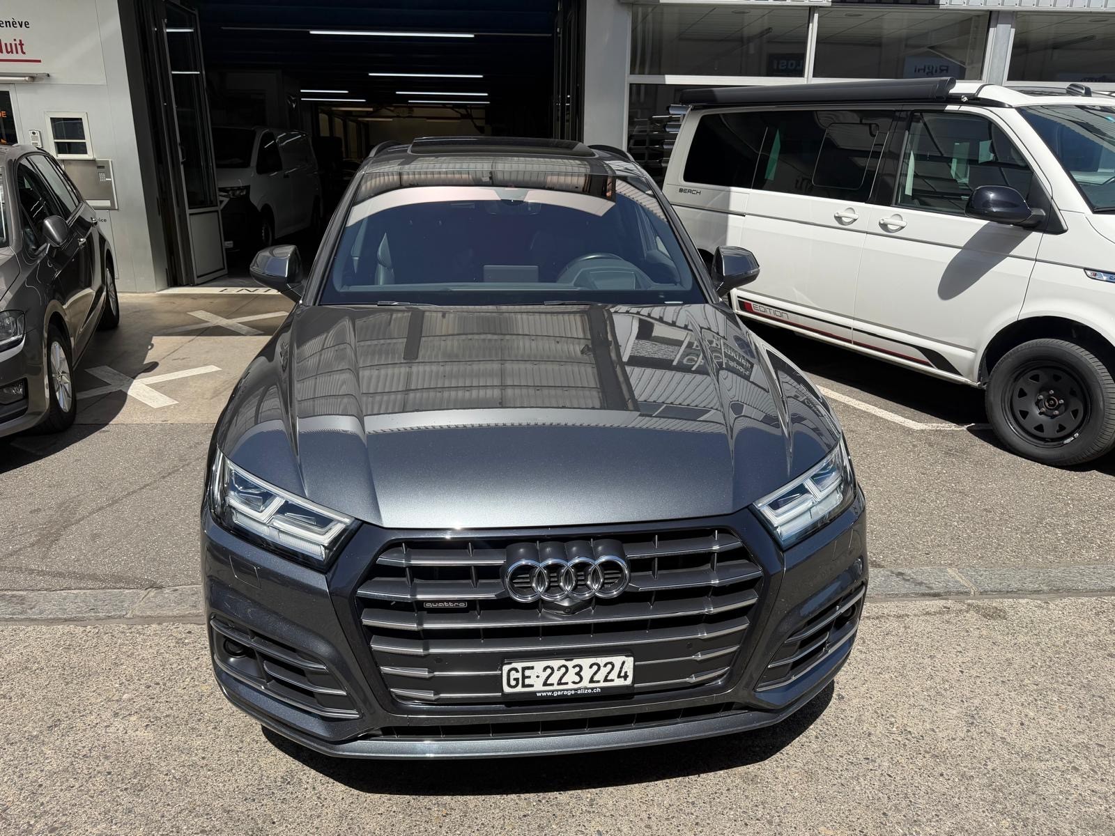 AUDI Q5 55 TFSI e quattro-image-2