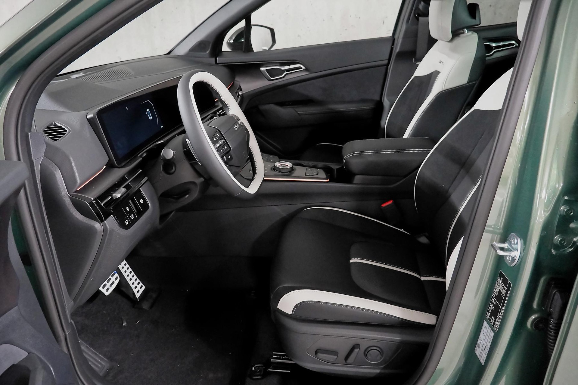 KIA Sportage 1.6 T-GDi Hybrid GT-Line-image-2