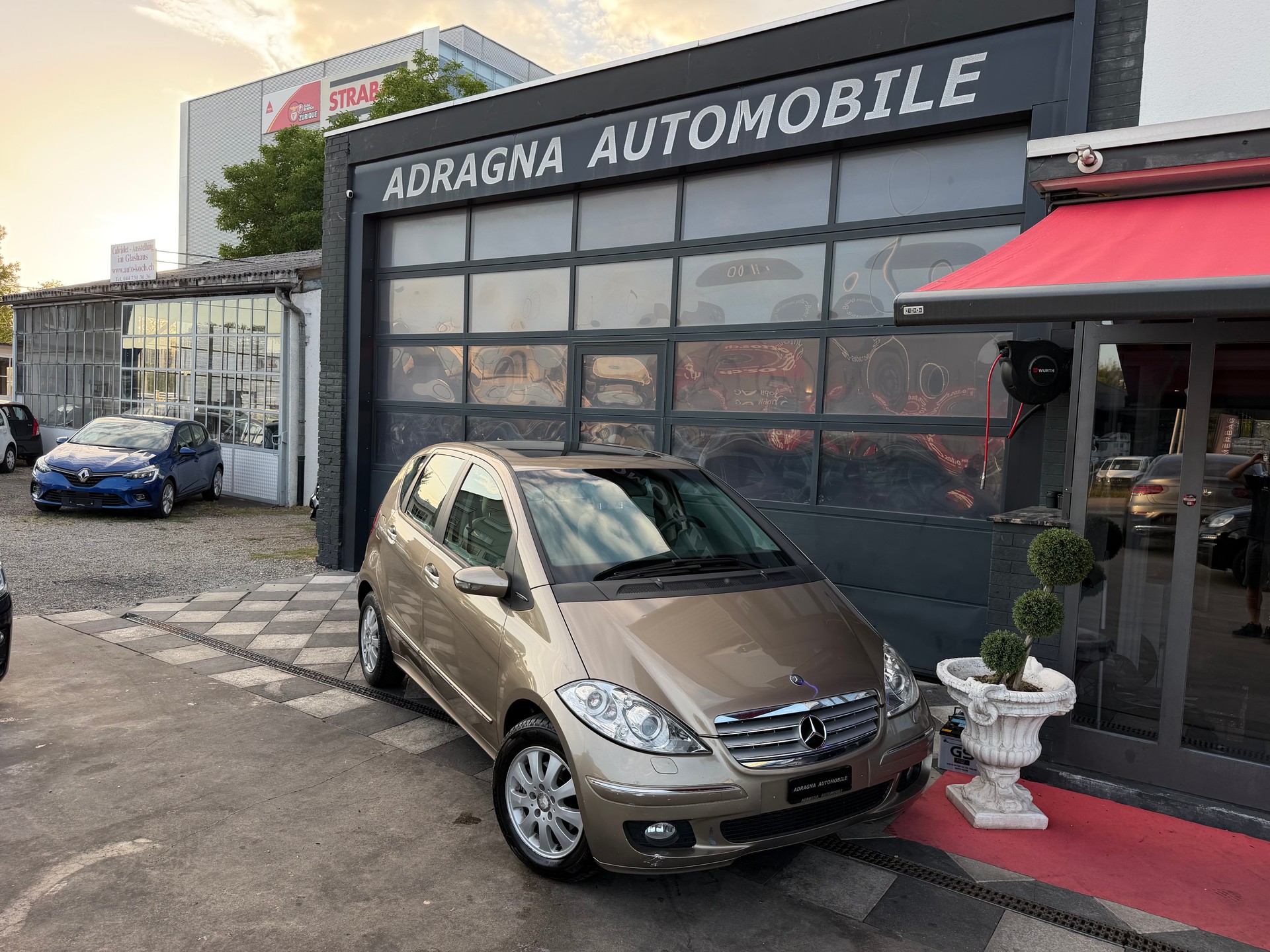 MERCEDES-BENZ A 180-image-0