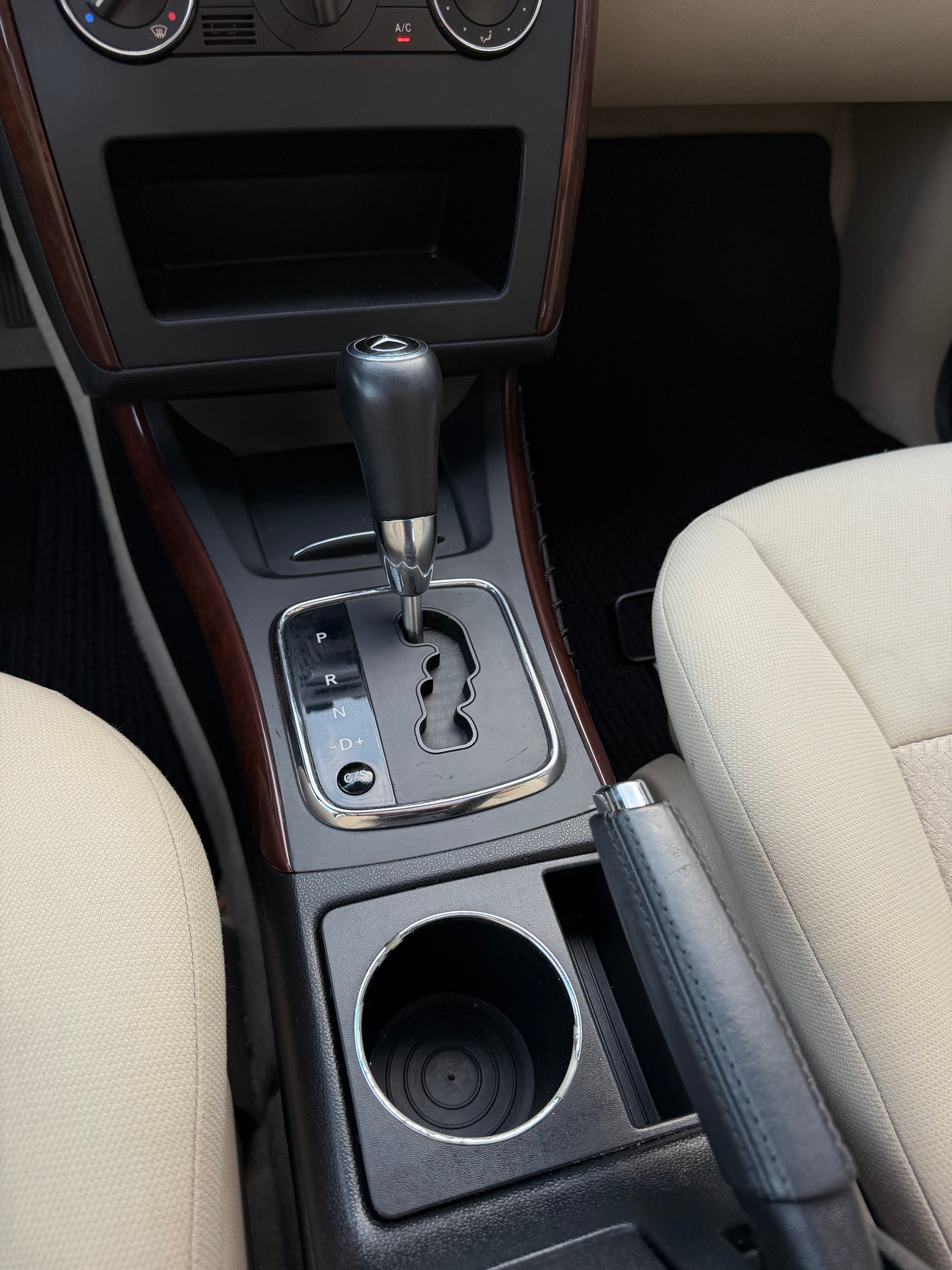 MERCEDES-BENZ A 180-image-17