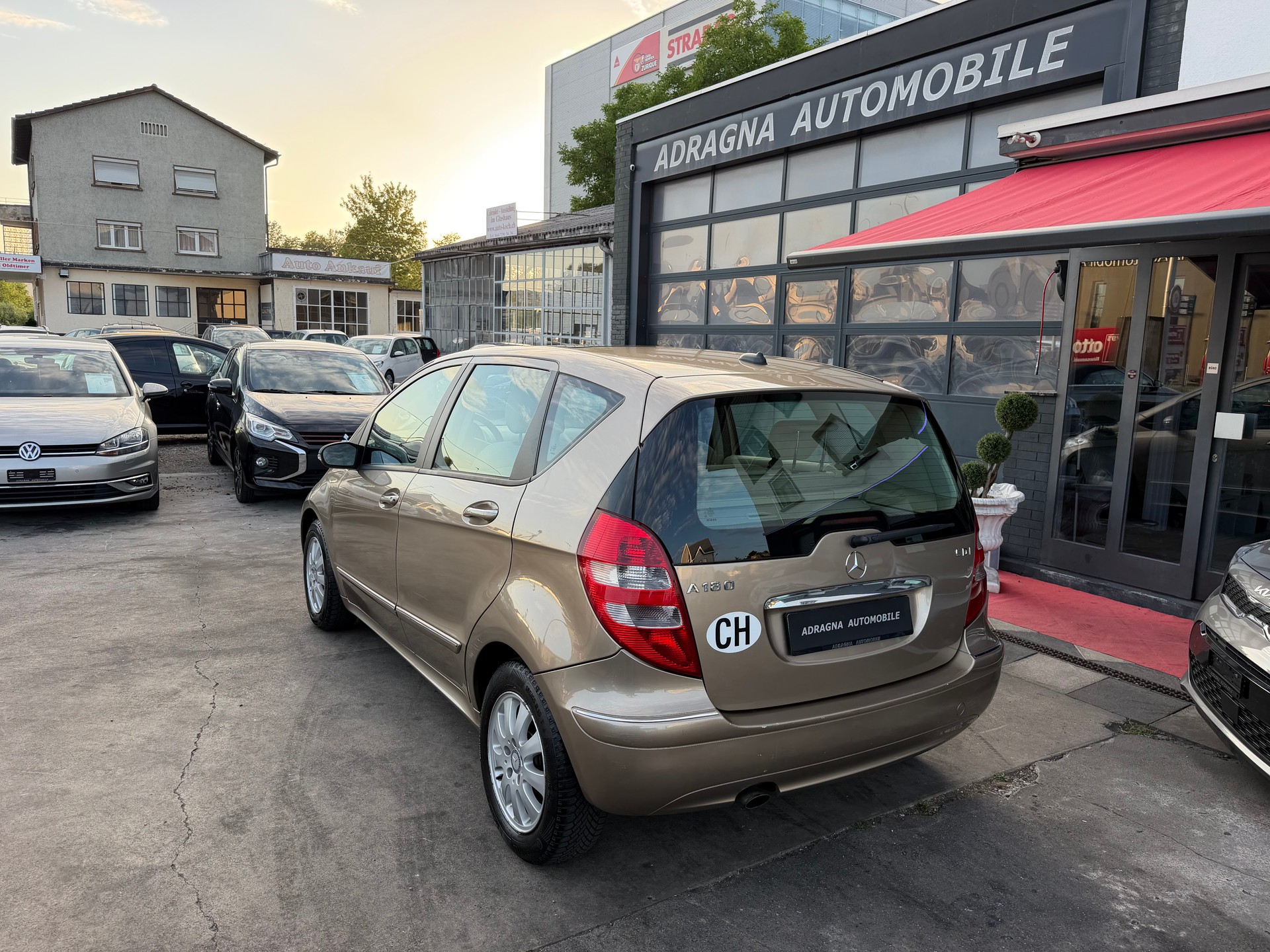 MERCEDES-BENZ A 180-image-5