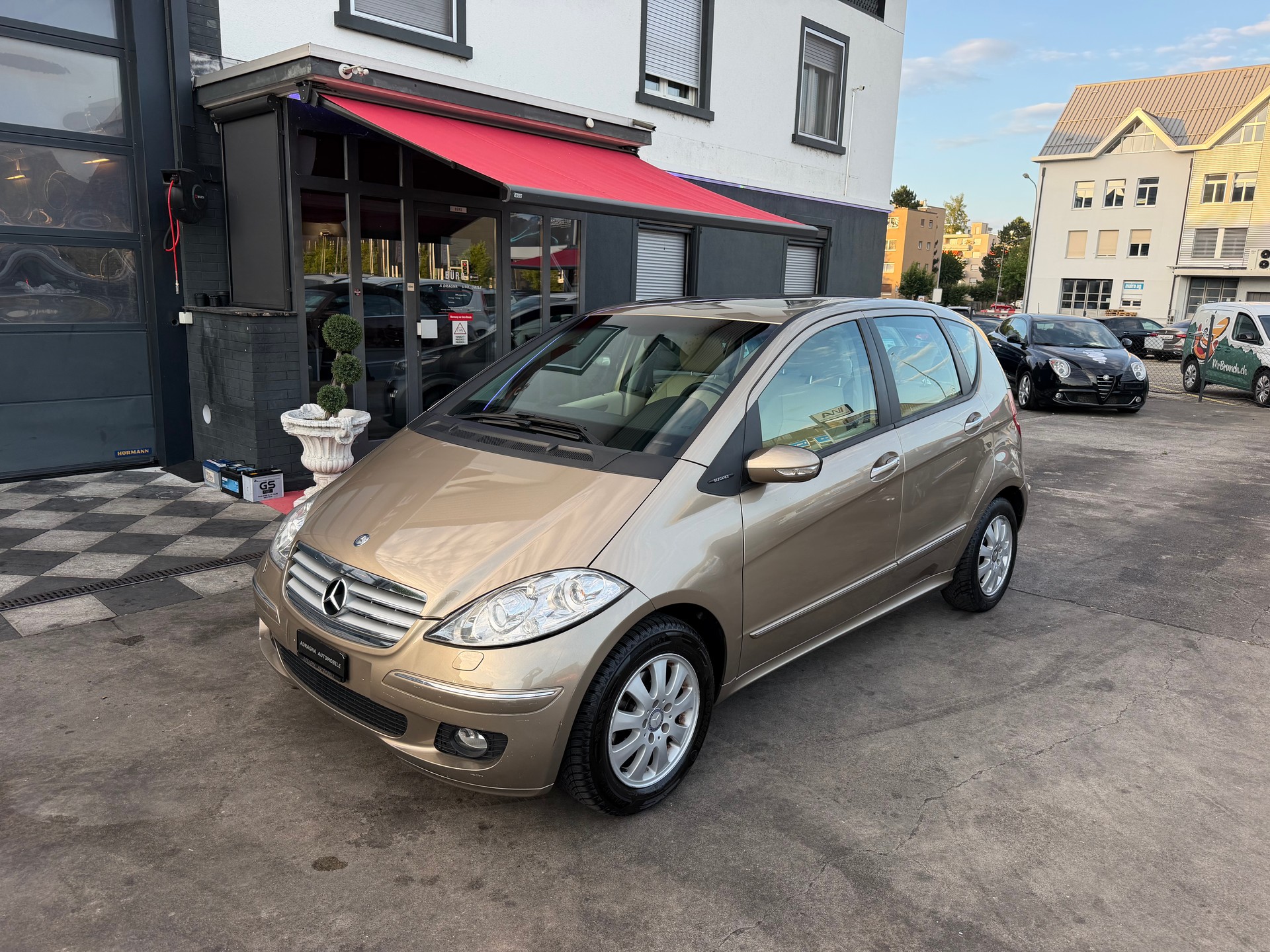 MERCEDES-BENZ A 180-image-3