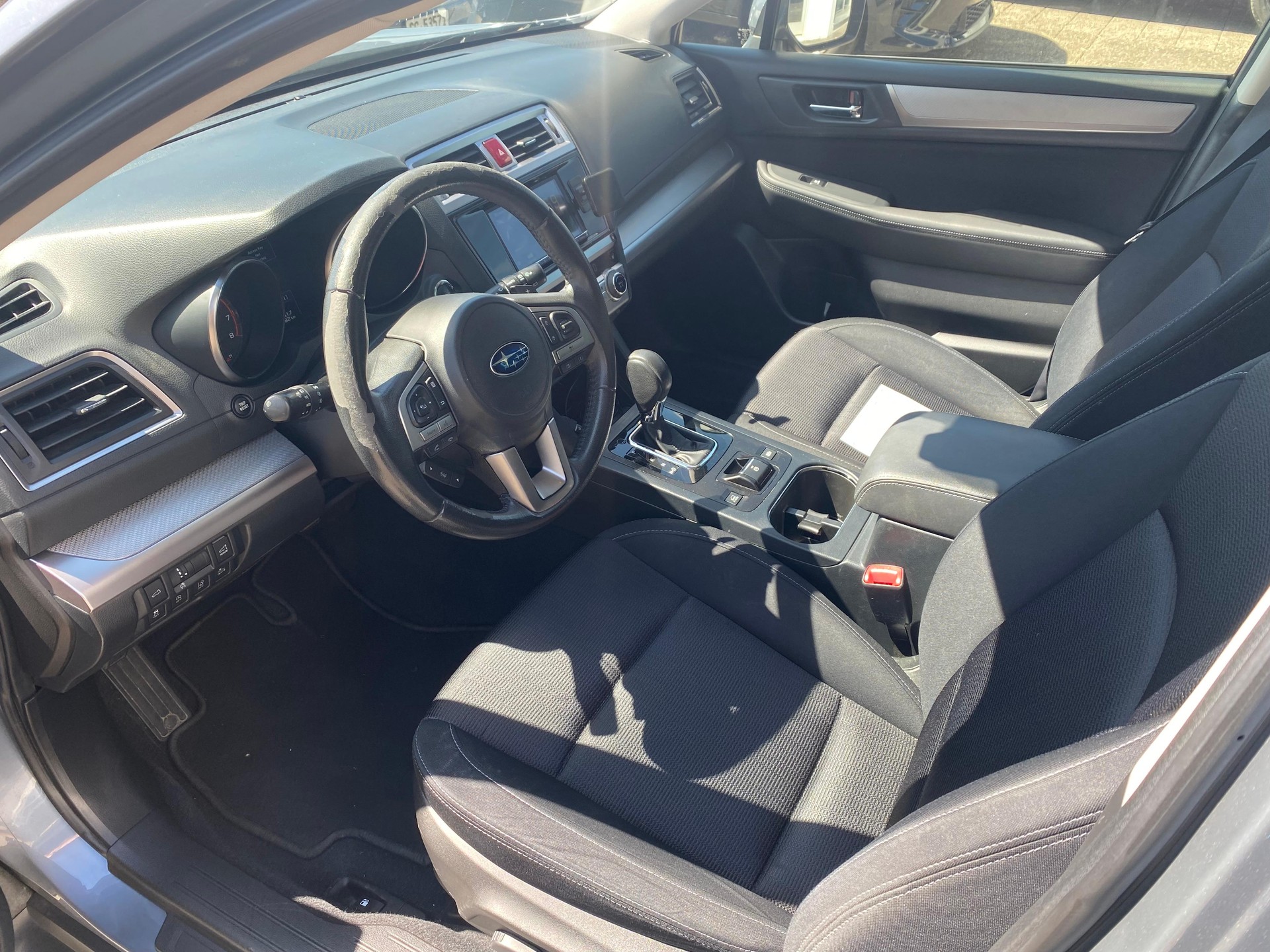 SUBARU Outback 2.5i Swiss-image-8