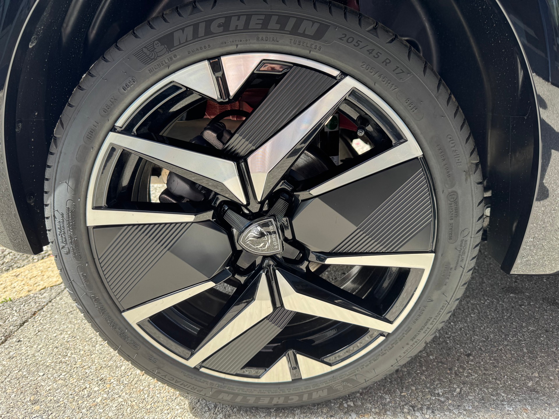 PEUGEOT 208 1.2 Hybrid 145 GT-image-11