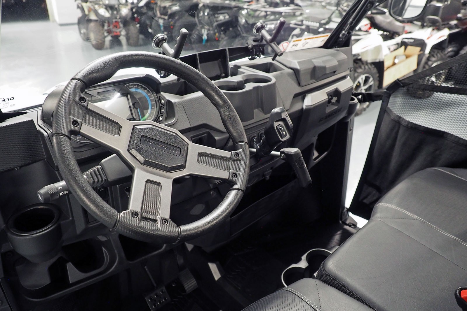 POLARIS RANGER XP KINETIC ULTIMATE-image-12