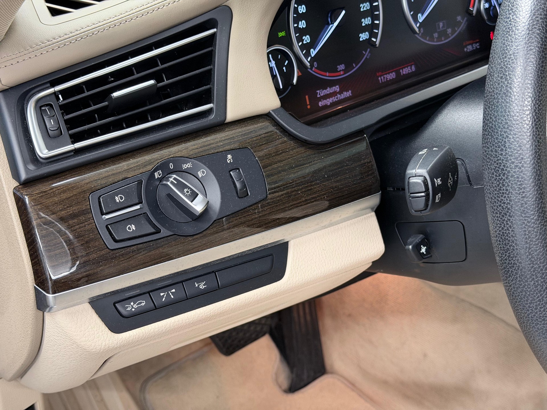 BMW 750i L *Head-Up*Panorama*Massage*ACC*-image-13