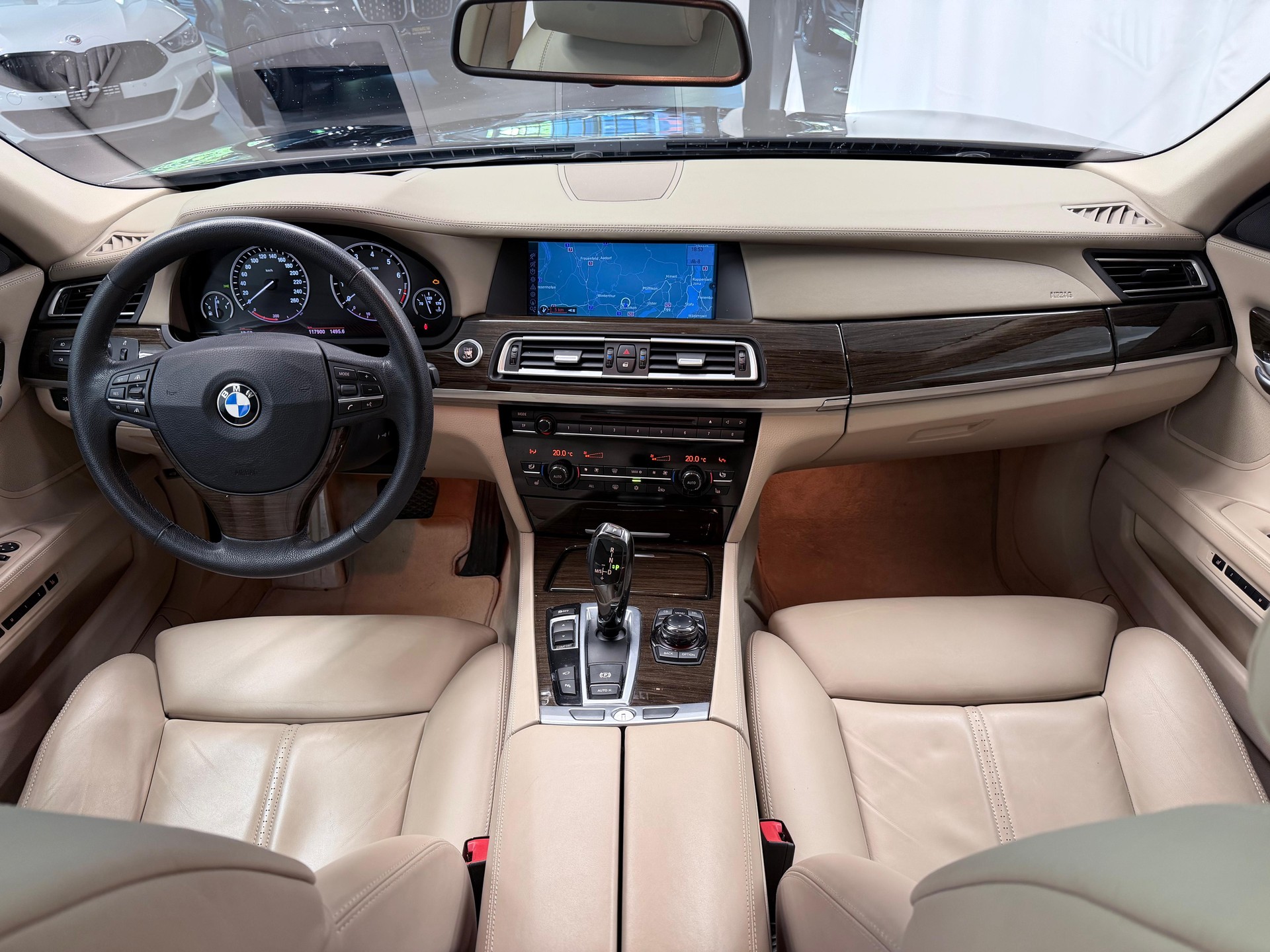 BMW 750i L *Head-Up*Panorama*Massage*ACC*-image-10