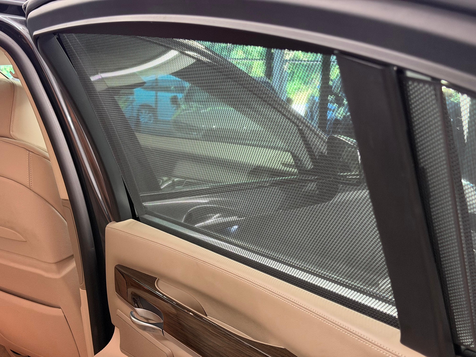 BMW 750i L *Head-Up*Panorama*Massage*ACC*-image-23
