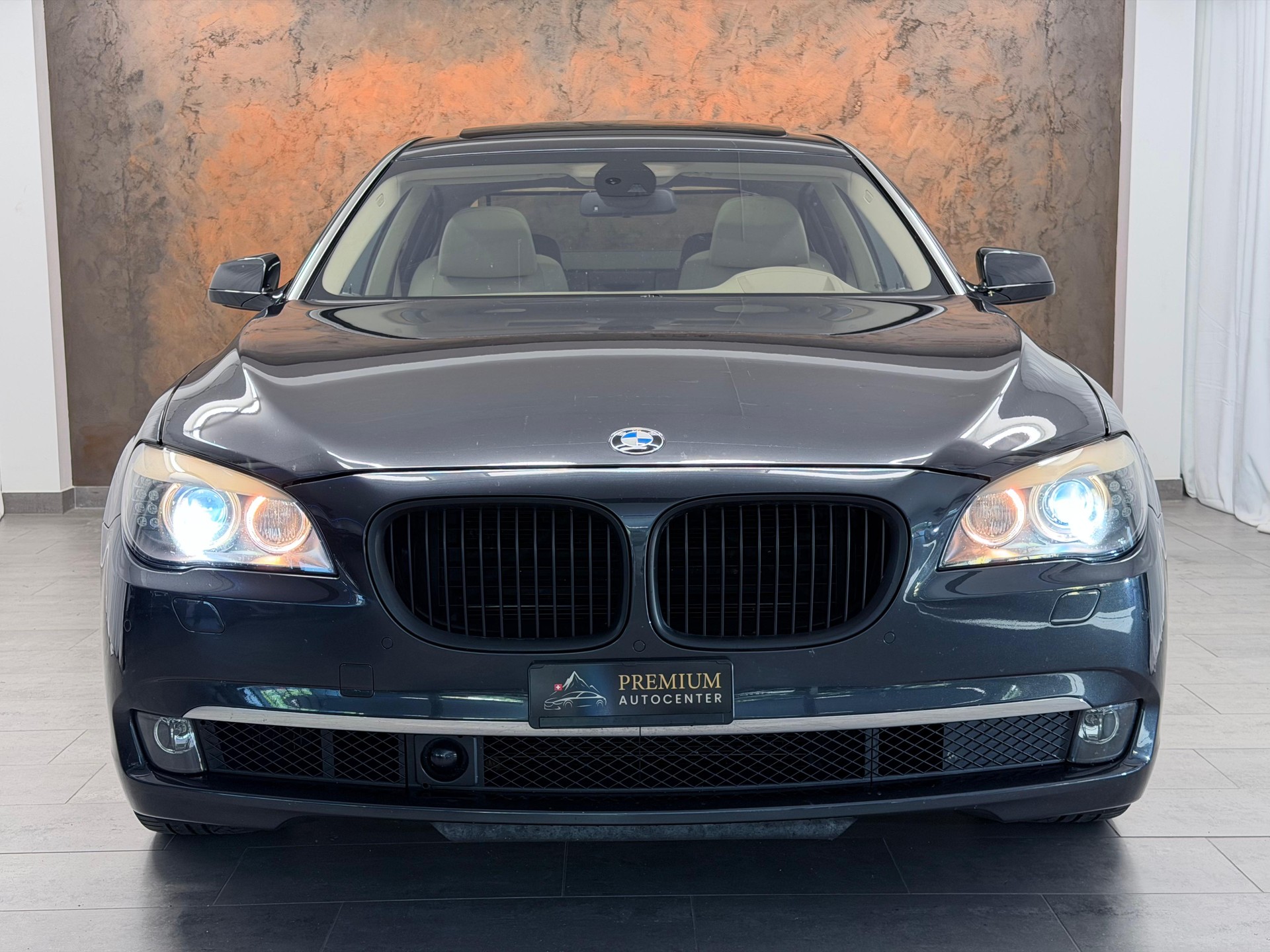 BMW 750i L *Head-Up*Panorama*Massage*ACC*-image-2