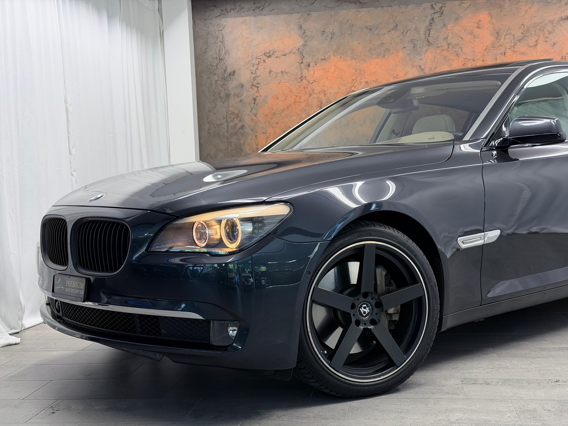 BMW 750i L *Head-Up*Panorama*Massage*ACC*-image-4