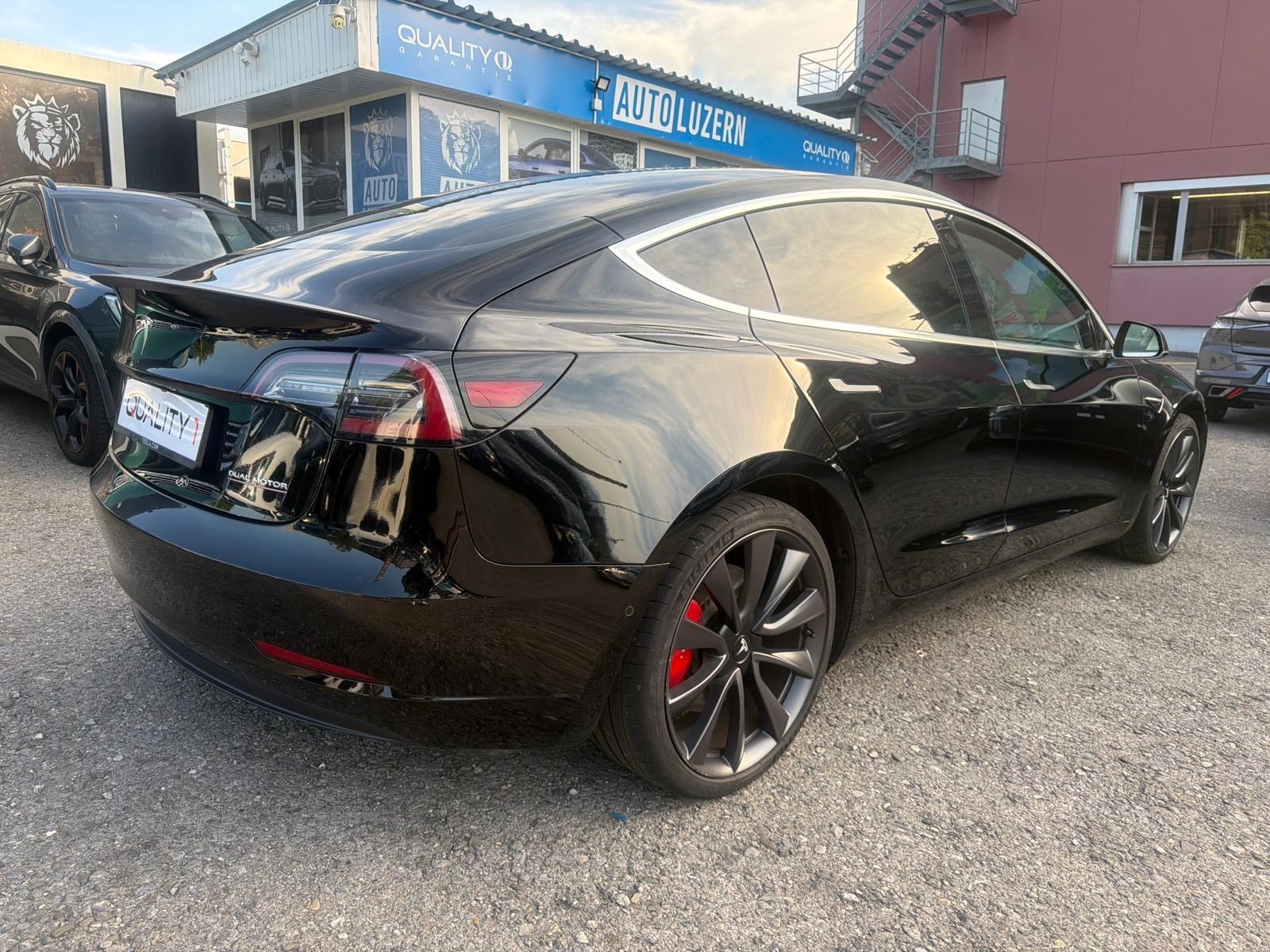 TESLA Model 3 Performance Dual Motor AWD-image-3