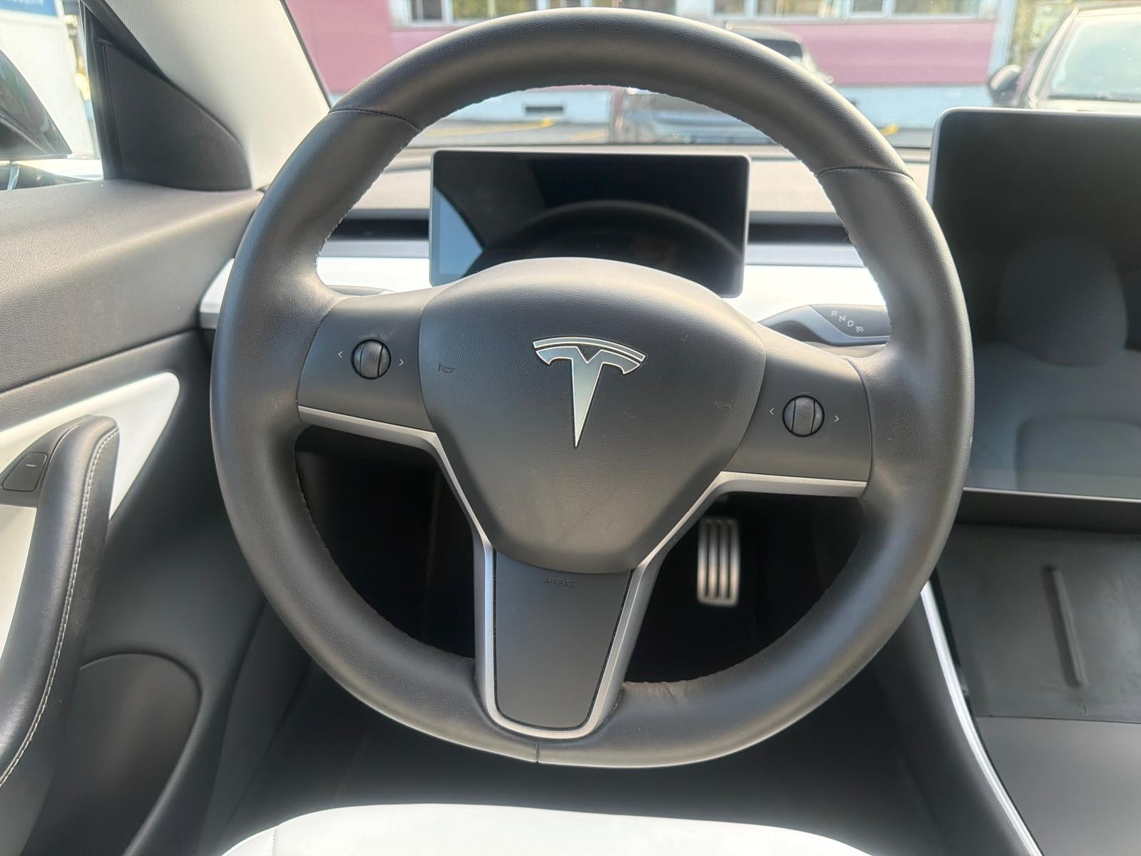 TESLA Model 3 Performance Dual Motor AWD-image-16