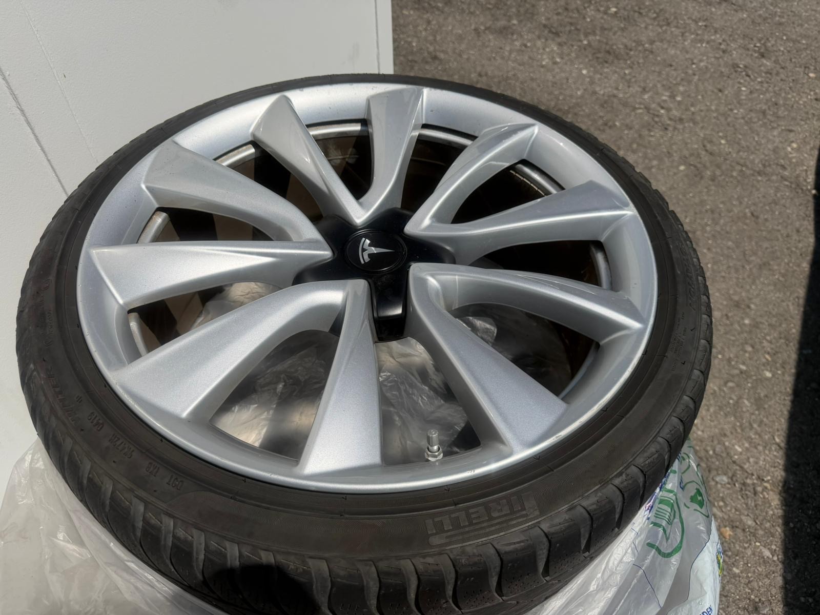 TESLA Model 3 Performance Dual Motor AWD-image-13