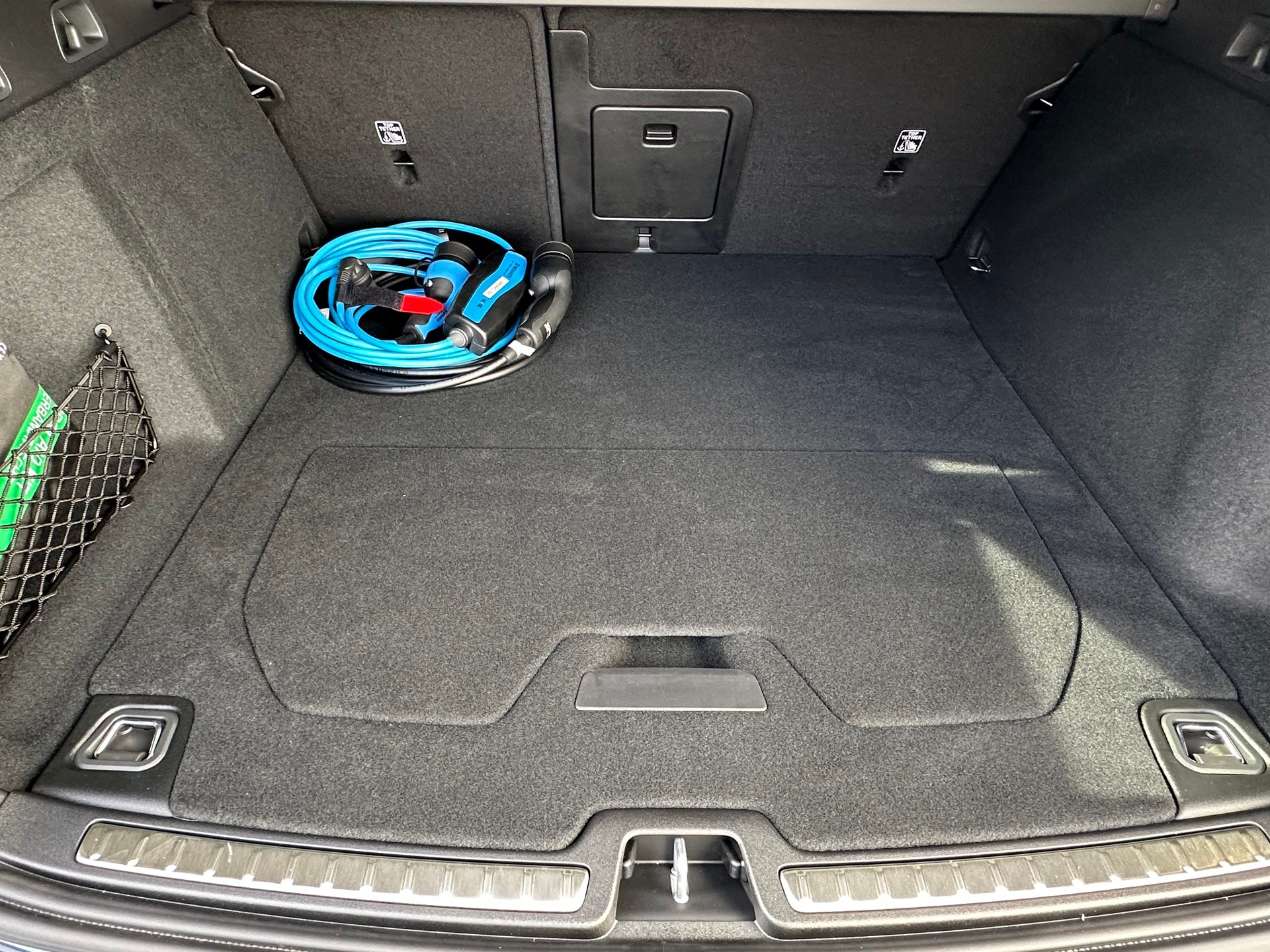 VOLVO V60 2.0 T8 TE Ultra Dark eAWD-image-15