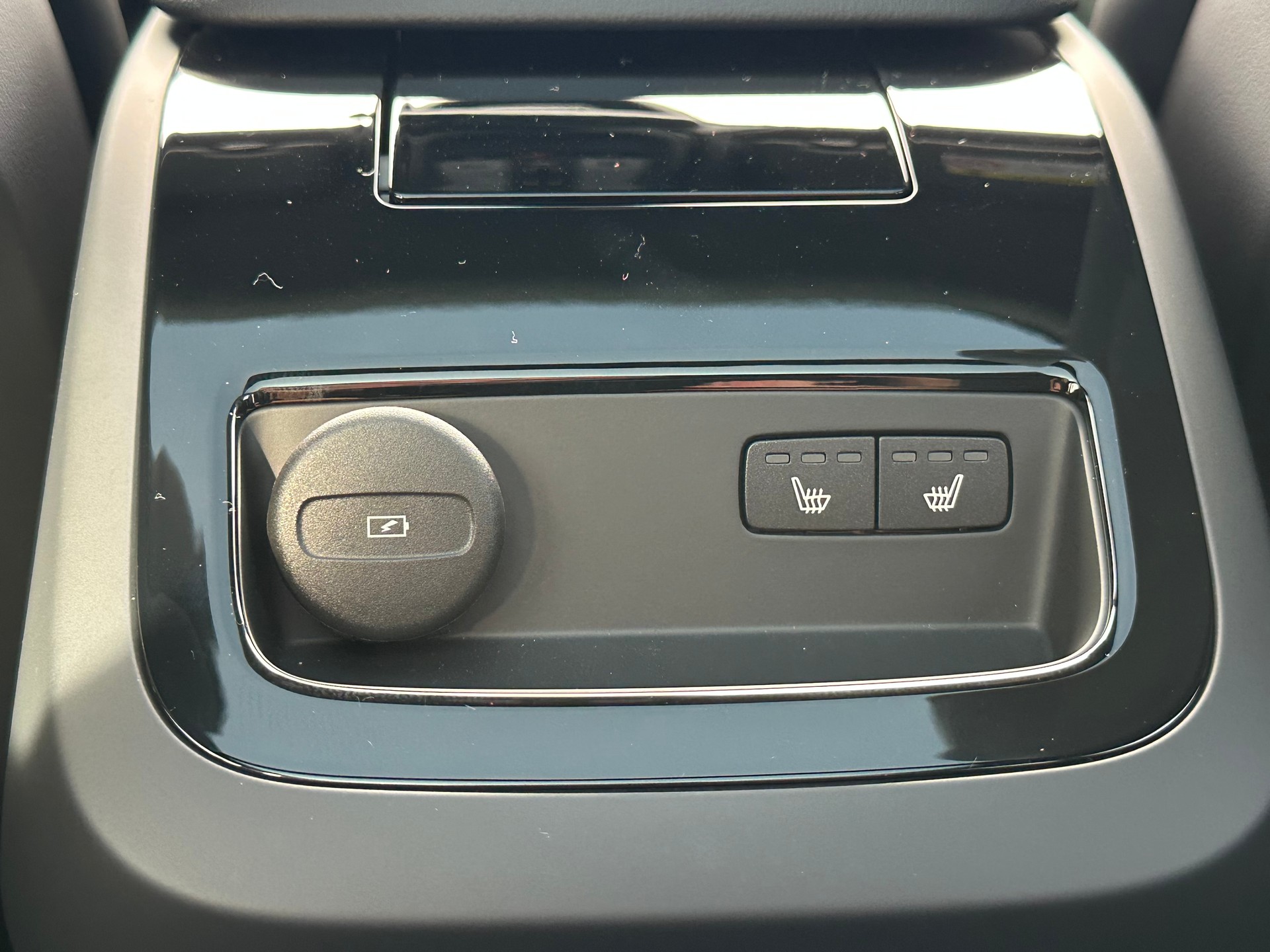 VOLVO V60 2.0 T8 TE Ultra Dark eAWD-image-13