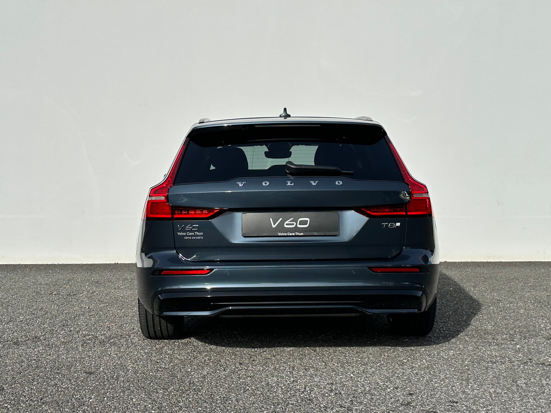 VOLVO V60 2.0 T8 TE Ultra Dark eAWD-image-6