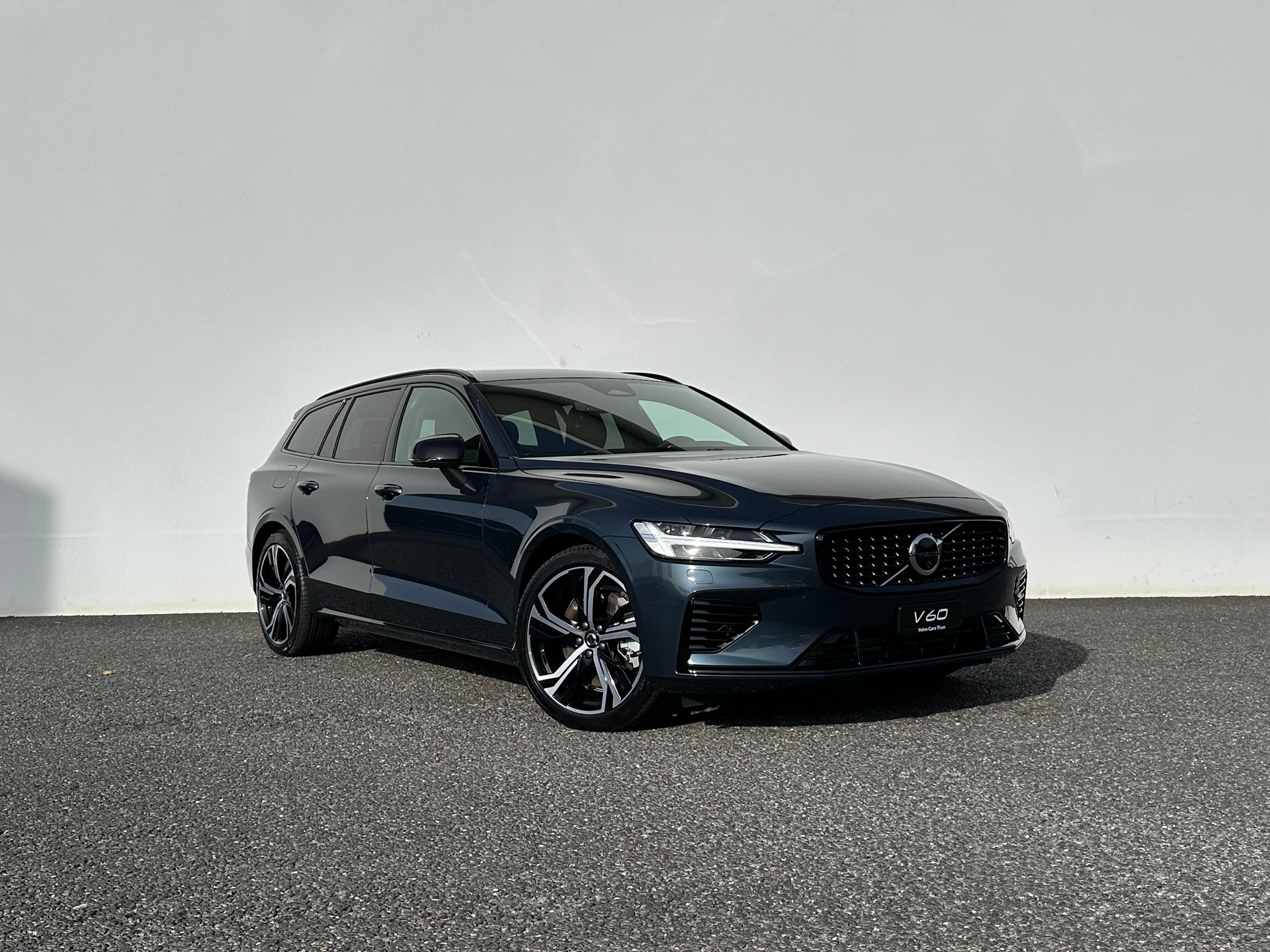 VOLVO V60 2.0 T8 TE Ultra Dark eAWD-image-2