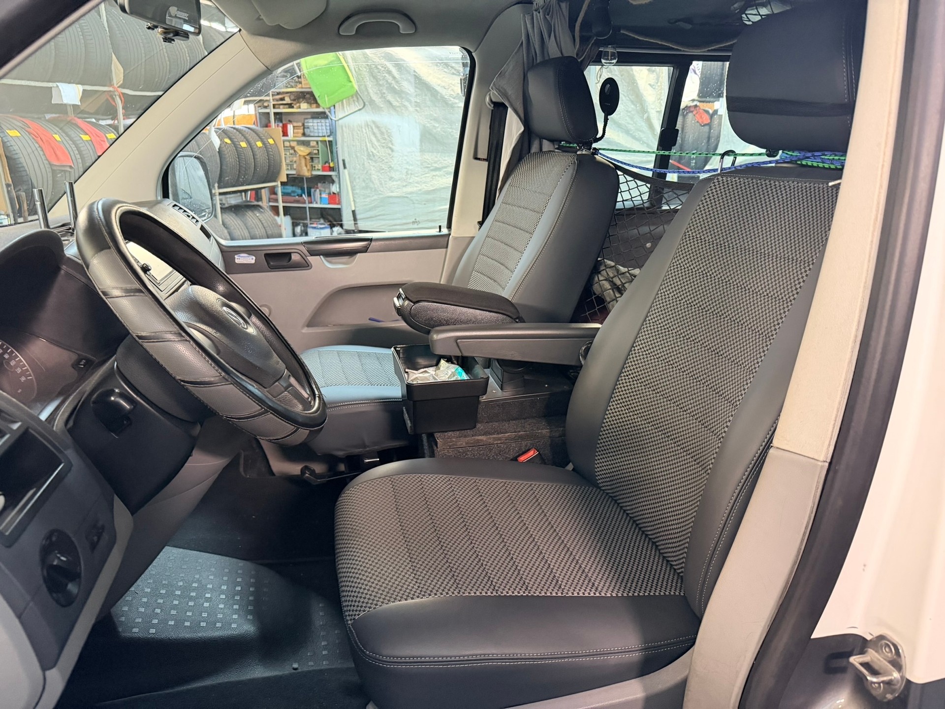 VW T5 2.0 TDI Comfortline EUROPE 4Motion-image-13