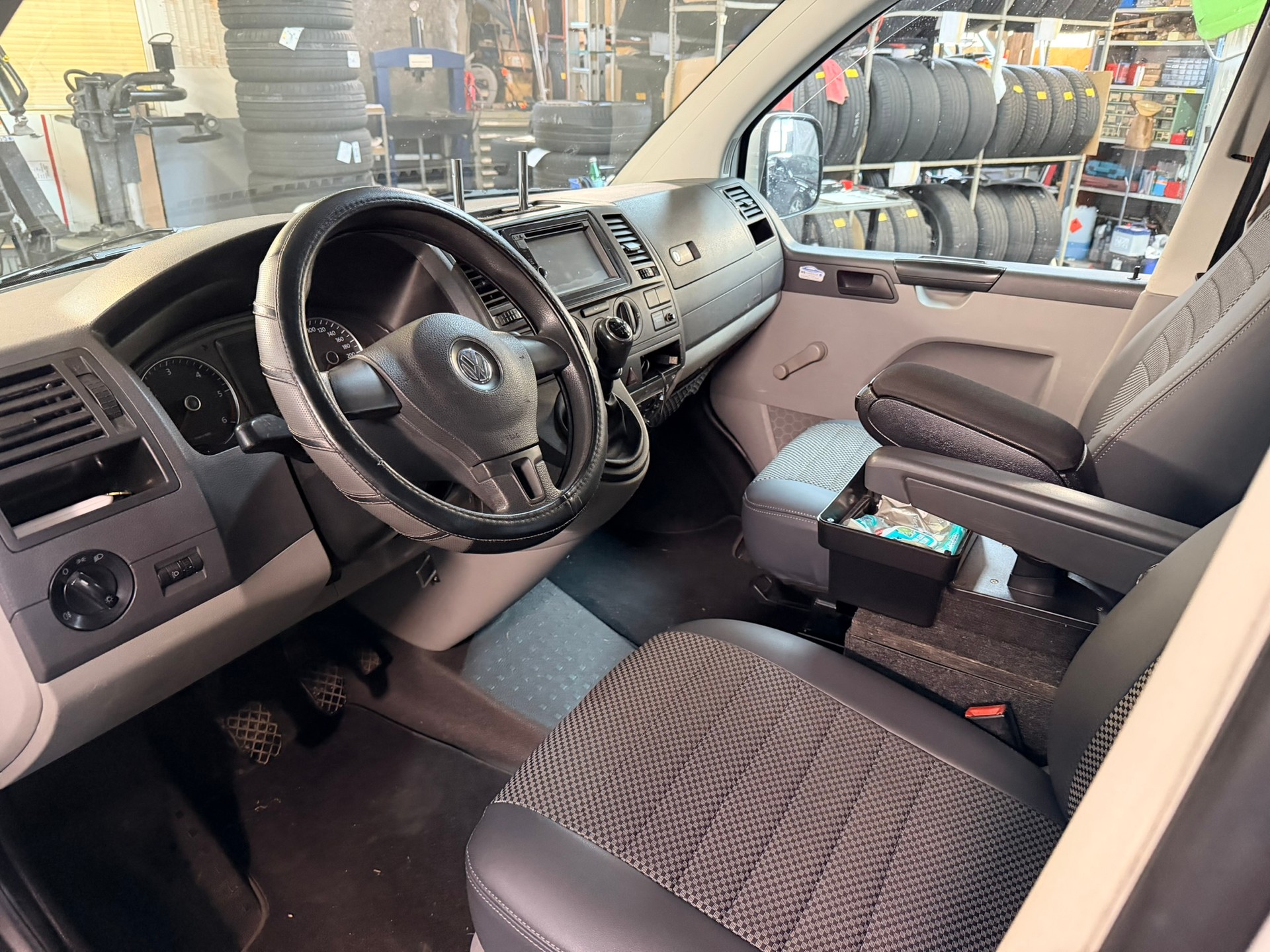 VW T5 2.0 TDI Comfortline EUROPE 4Motion-image-14