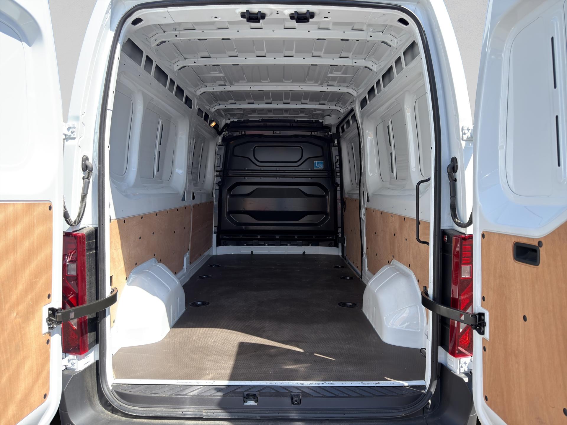 RENAULT Master T35 2.3 Blue dCi 135 L3H2-image-15