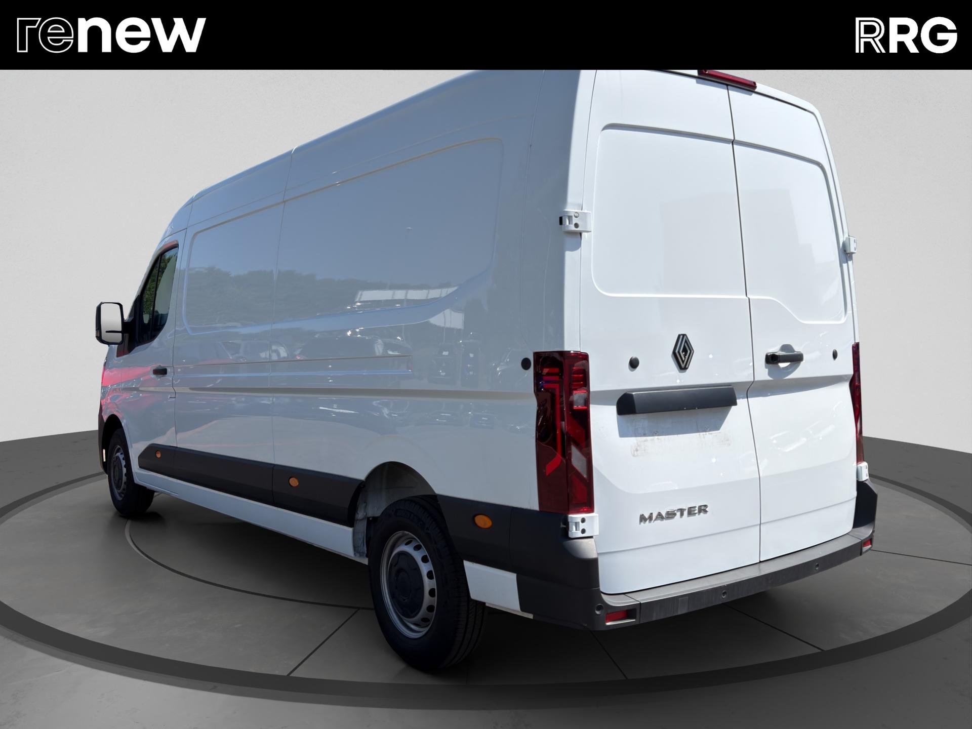 RENAULT Master T35 2.3 Blue dCi 135 L3H2-image-4