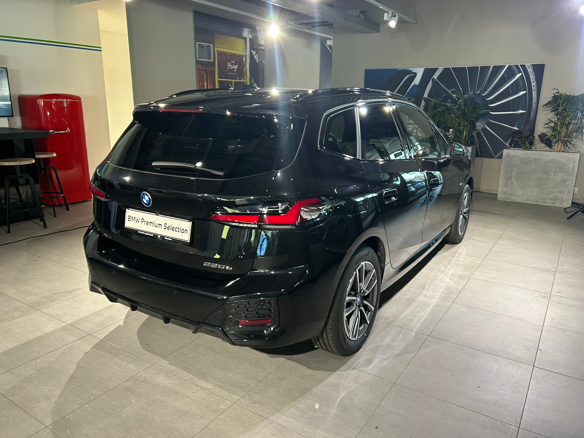 BMW 225e xDrive Active Tourer-image-5