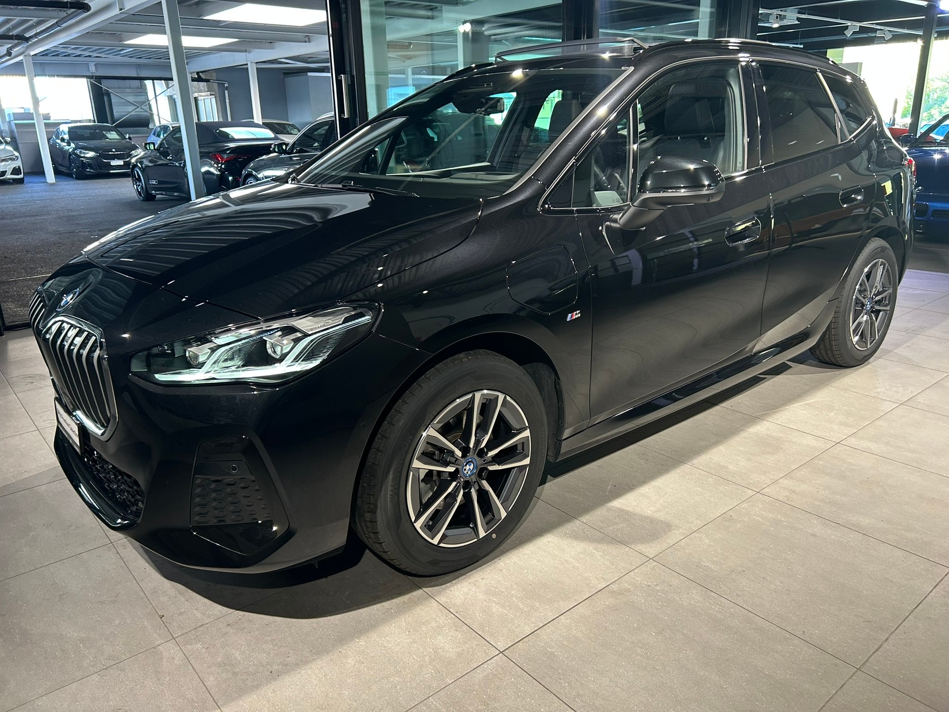 BMW 225e xDrive Active Tourer-image-30
