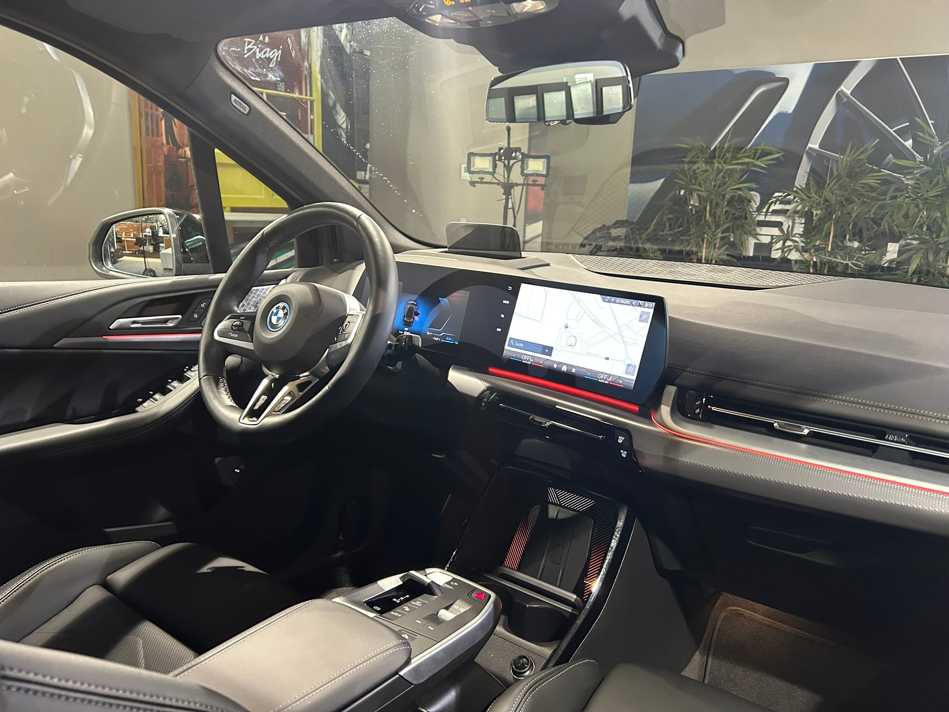 BMW 225e xDrive Active Tourer-image-18