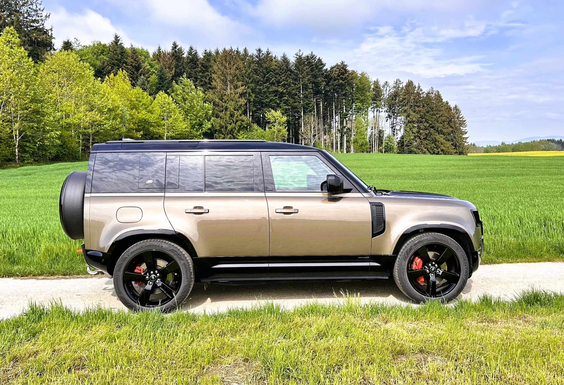 LAND ROVER Defender 110 P400e Si4 PHEV X AT8-image-3