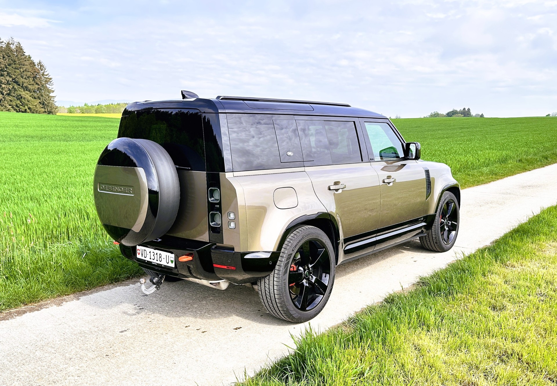 LAND ROVER Defender 110 P400e Si4 PHEV X AT8-image-5