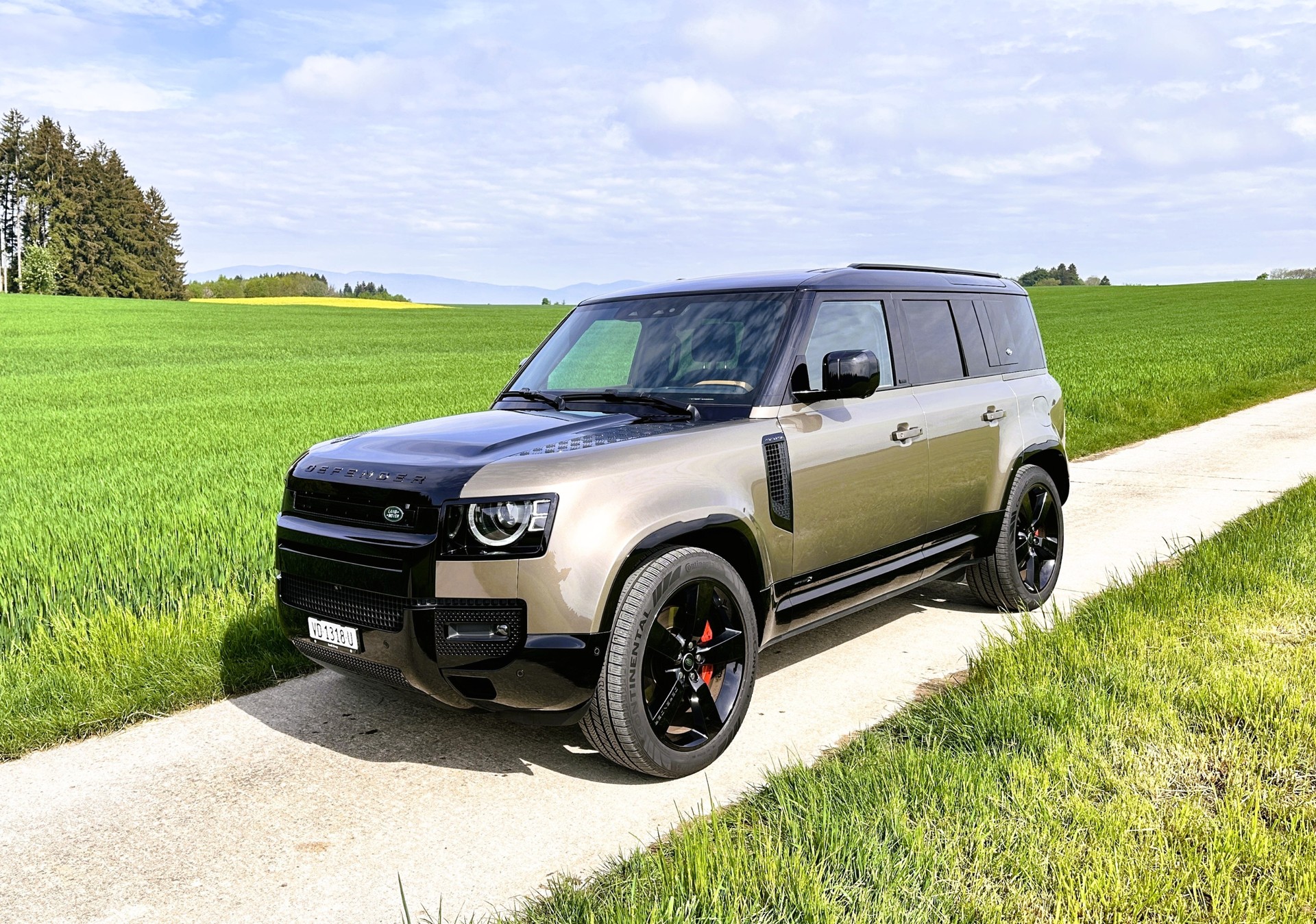 LAND ROVER Defender 110 P400e Si4 PHEV X AT8-image-0