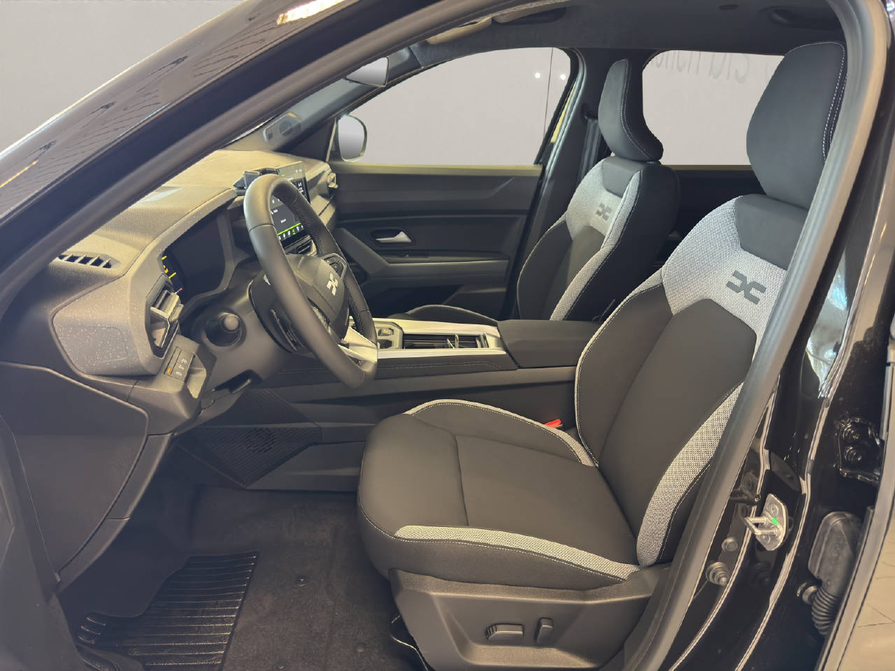 DACIA Bigster 1.2 Hybrid Journey 4WD Demo-image-4
