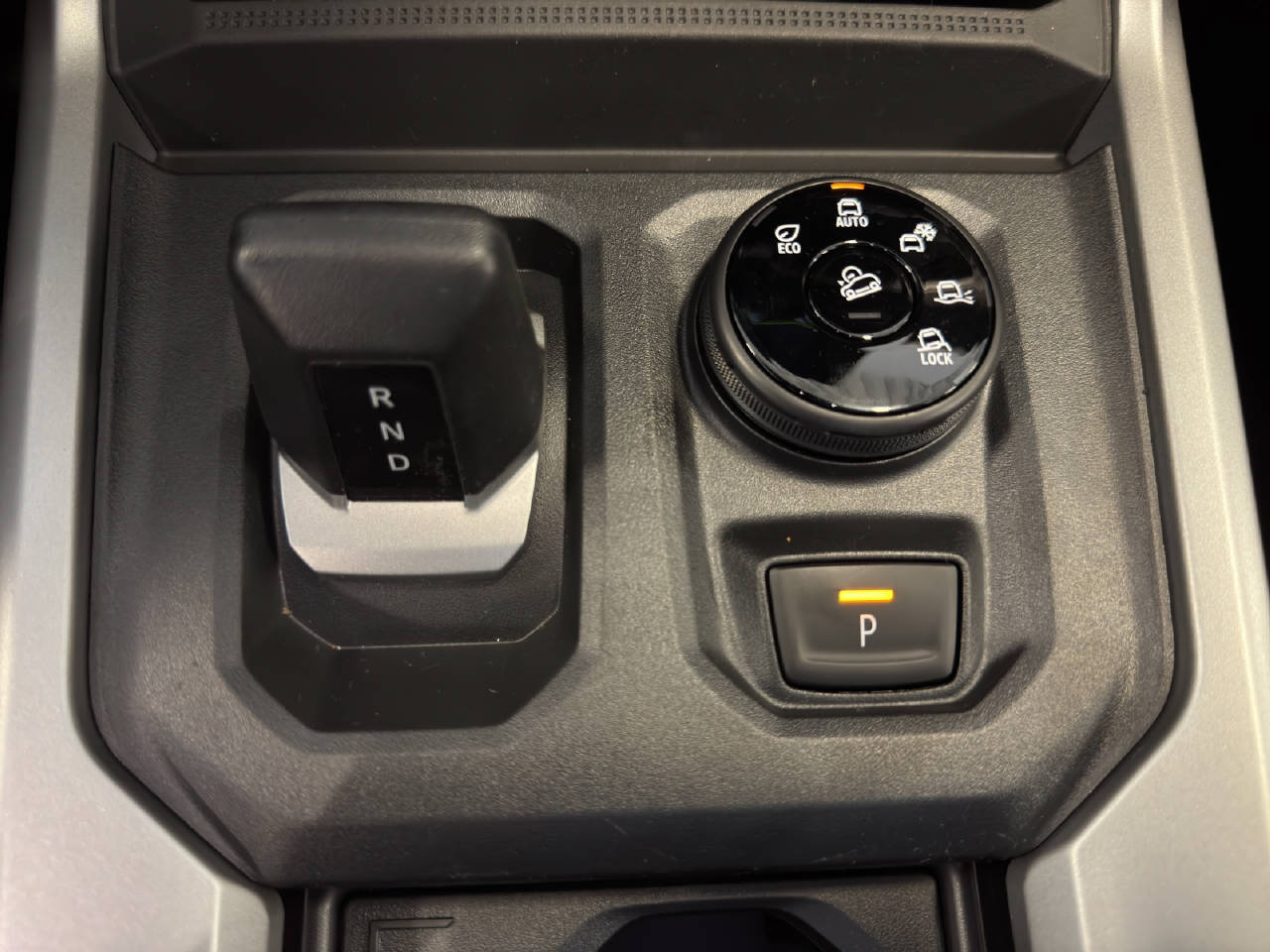 DACIA Bigster 1.2 Hybrid Journey 4WD Demo-image-9