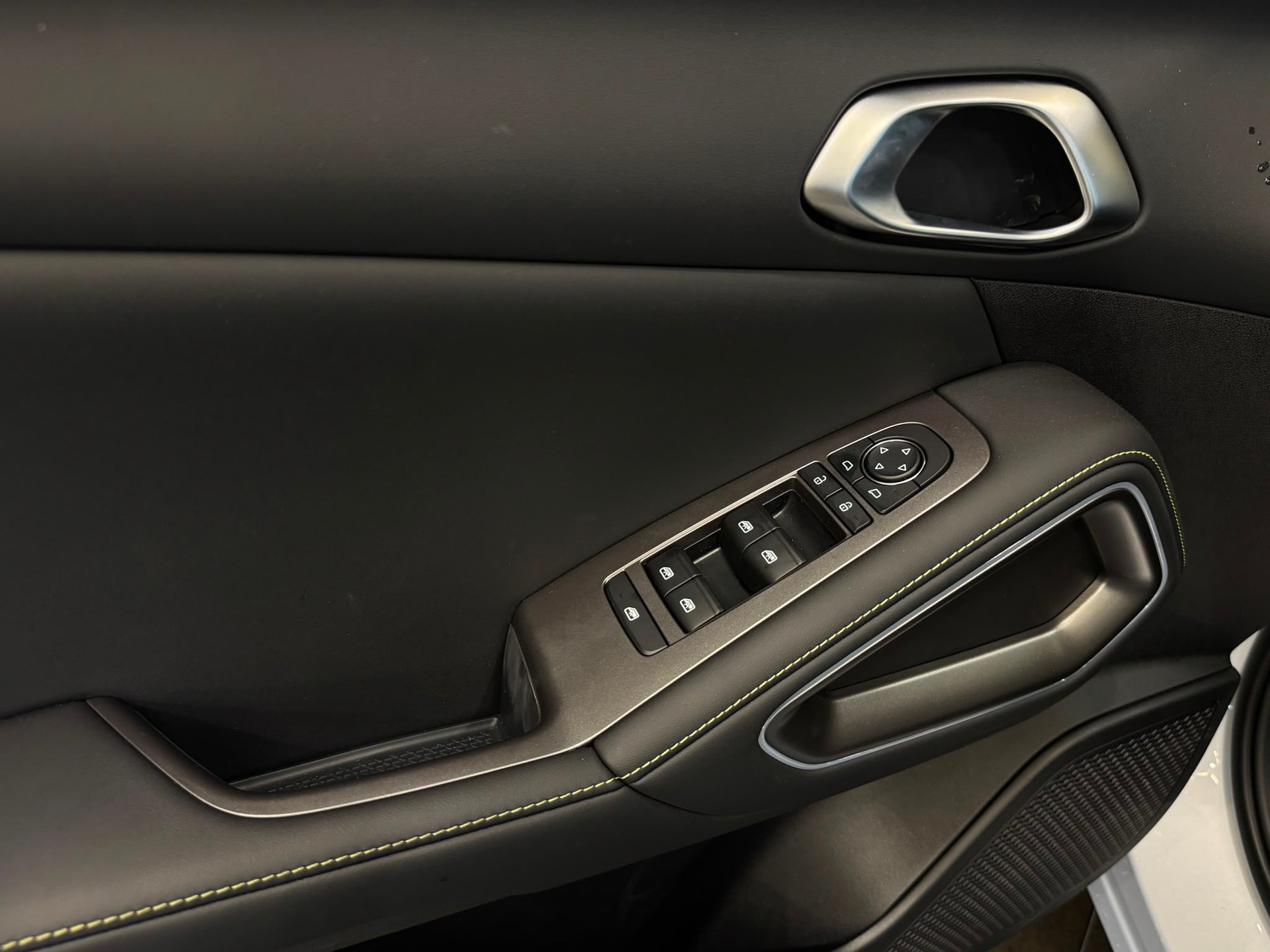 BYD Atto2 45 kWh Active-image-10