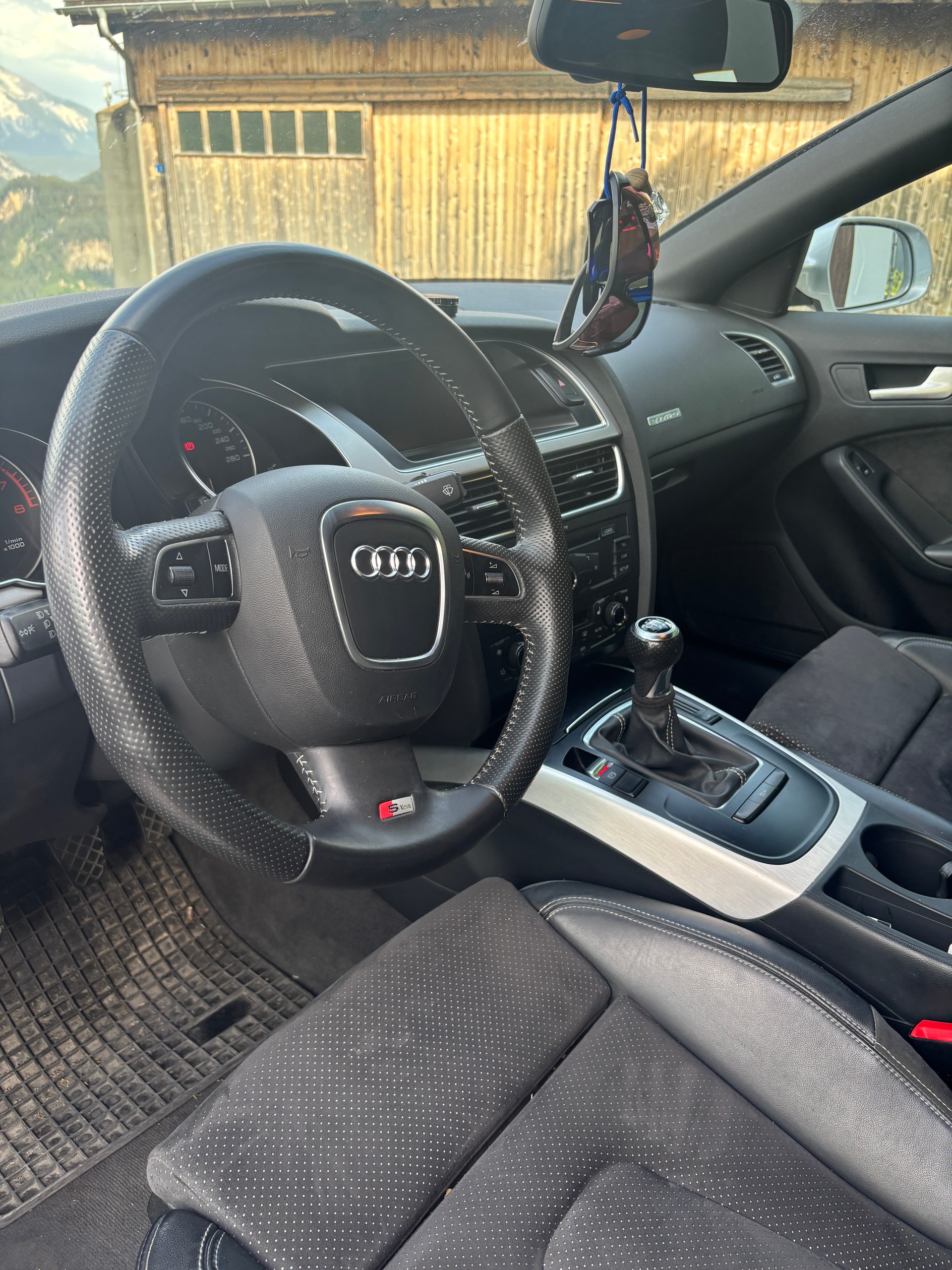 AUDI 2.0 TFSI quattro-image-4