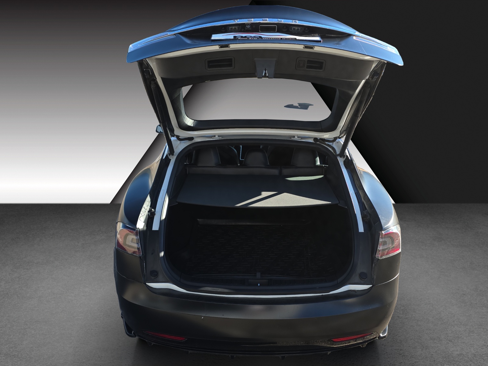 TESLA Model S 75 D-image-6