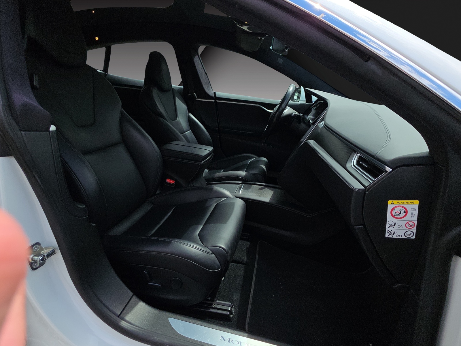 TESLA Model S 75 D-image-16