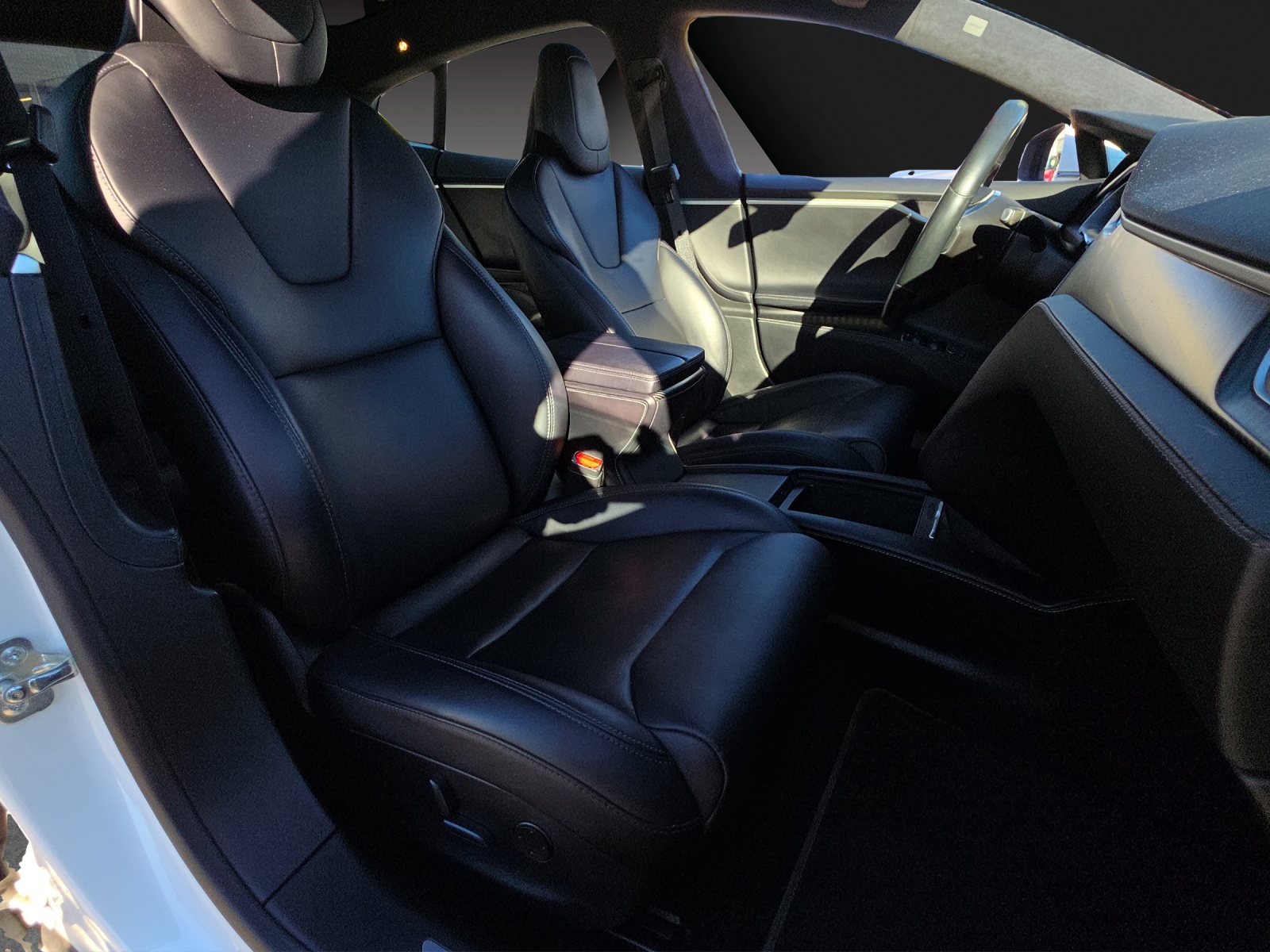 TESLA Model S 75 D-image-16
