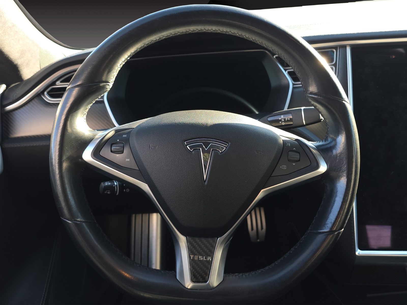 TESLA Model S 75 D-image-8