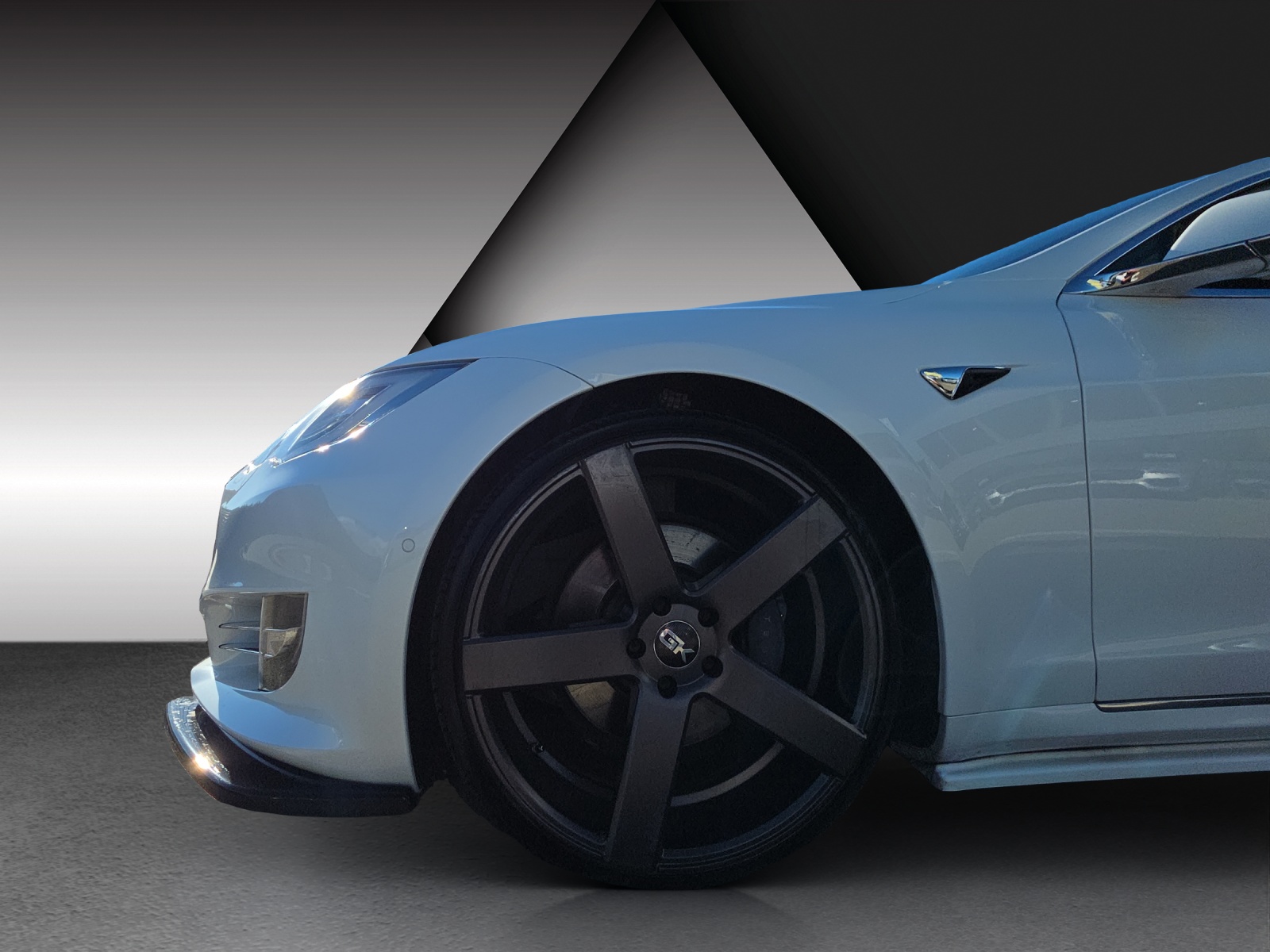 TESLA Model S 75 D-image-18
