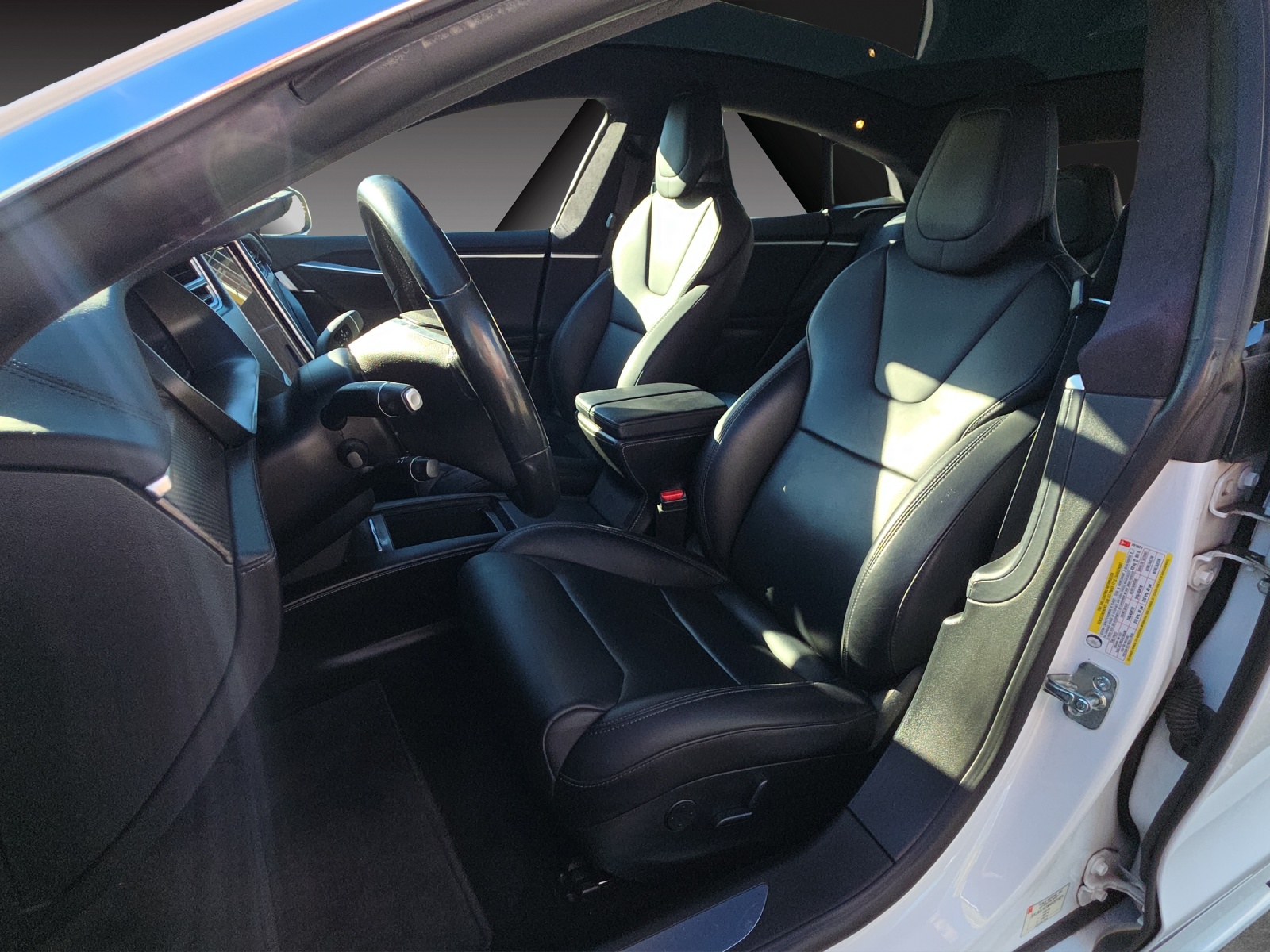 TESLA Model S 75 D-image-14