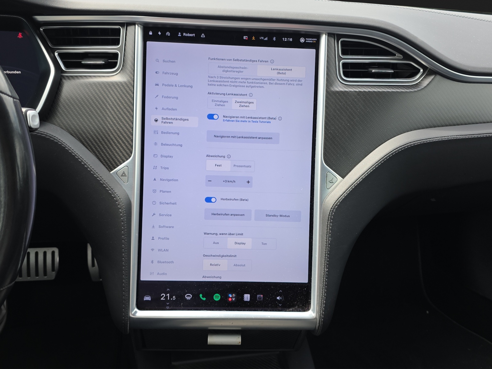 TESLA Model S 75 D-image-10