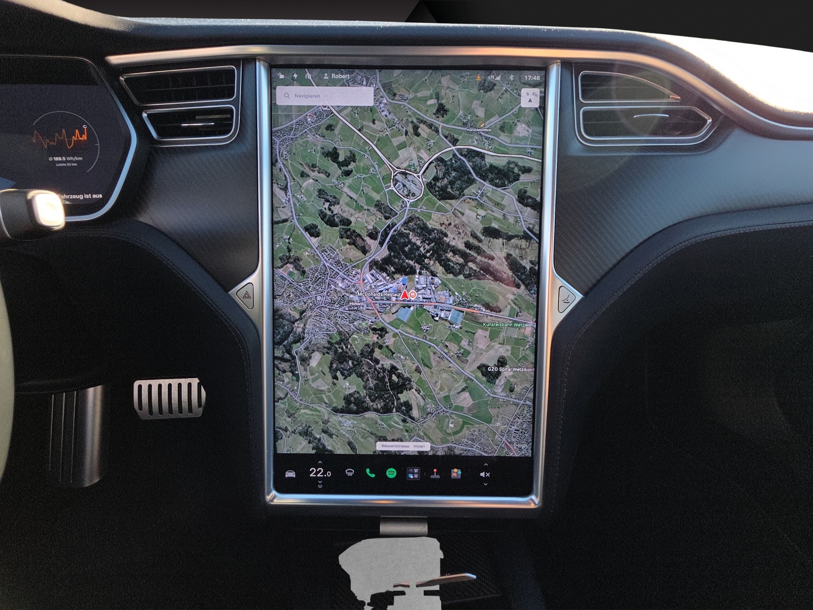 TESLA Model S 75 D-image-10