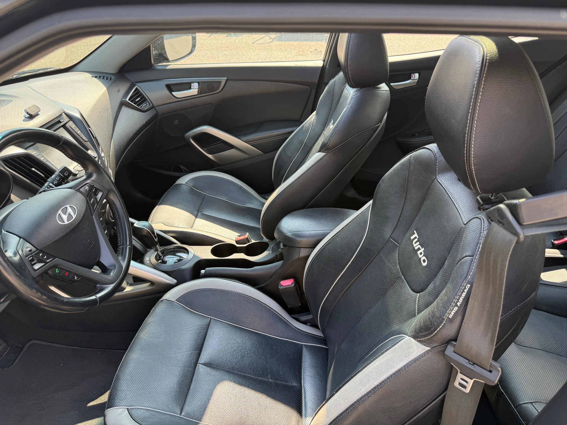 HYUNDAI Veloster 1.6 Turbo GDI Automatic-image-9