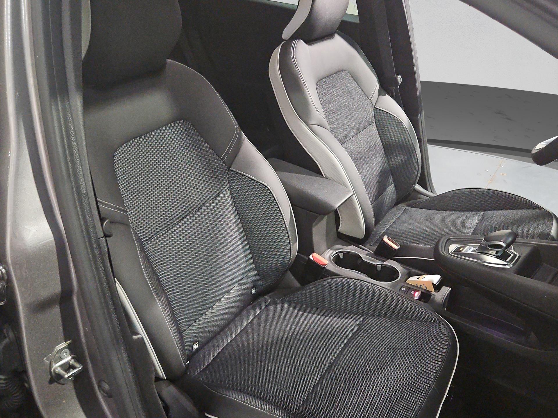 RENAULT Captur 1.6 E-Tech 145 Techno DHT-image-16