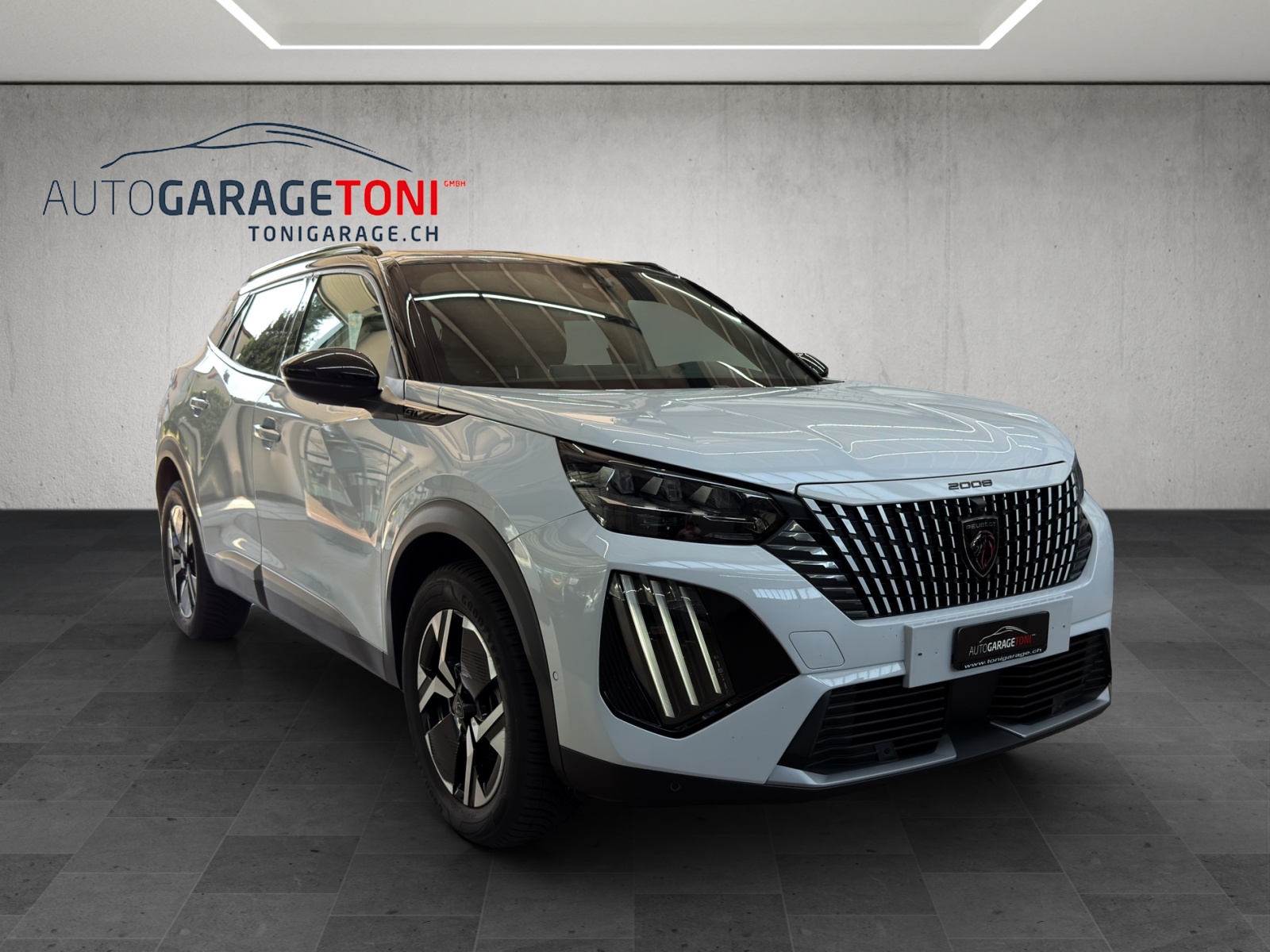 PEUGEOT 2008 1.2 PureTech GT-image-1