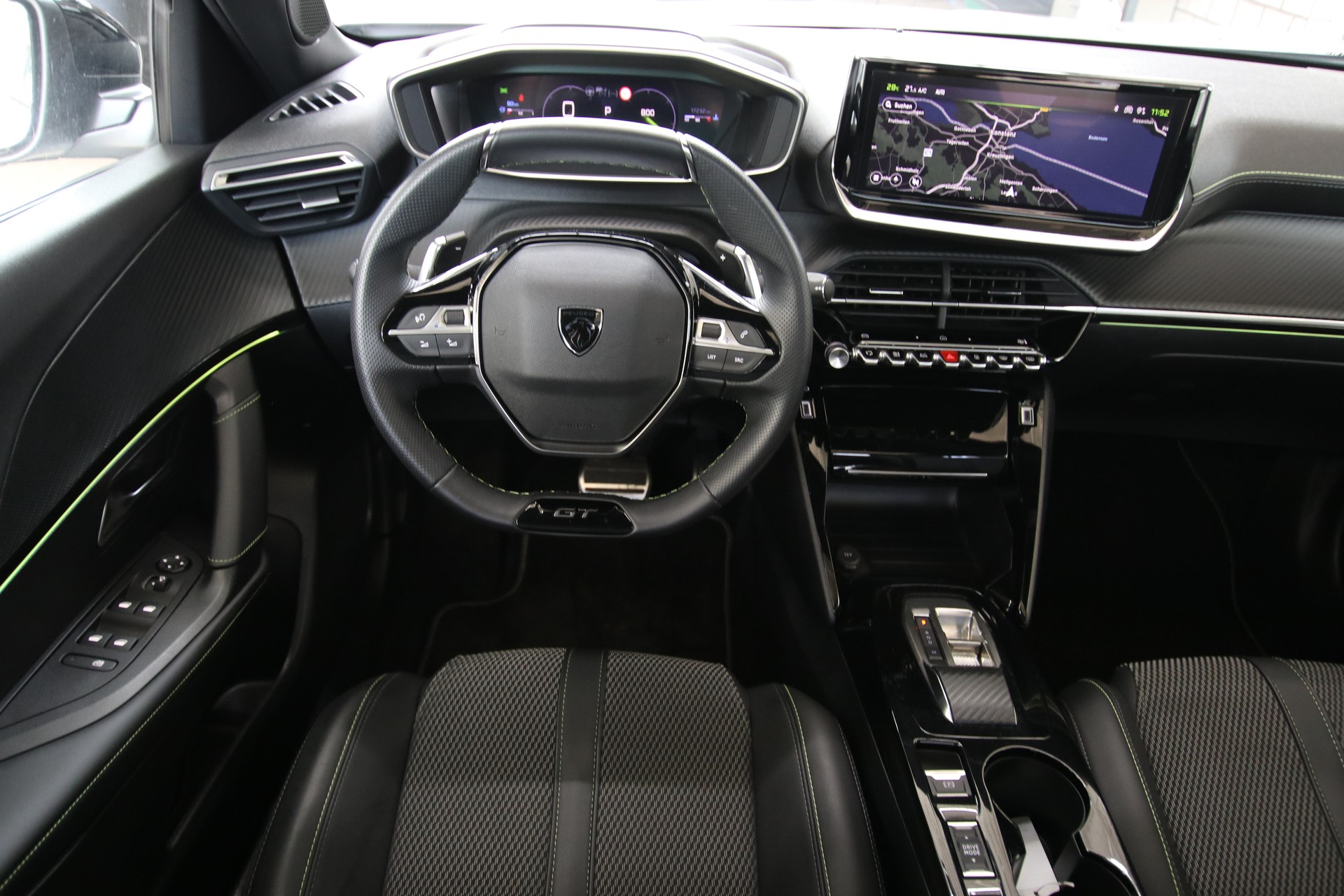 PEUGEOT 2008 1.2 PureTech GT-image-10